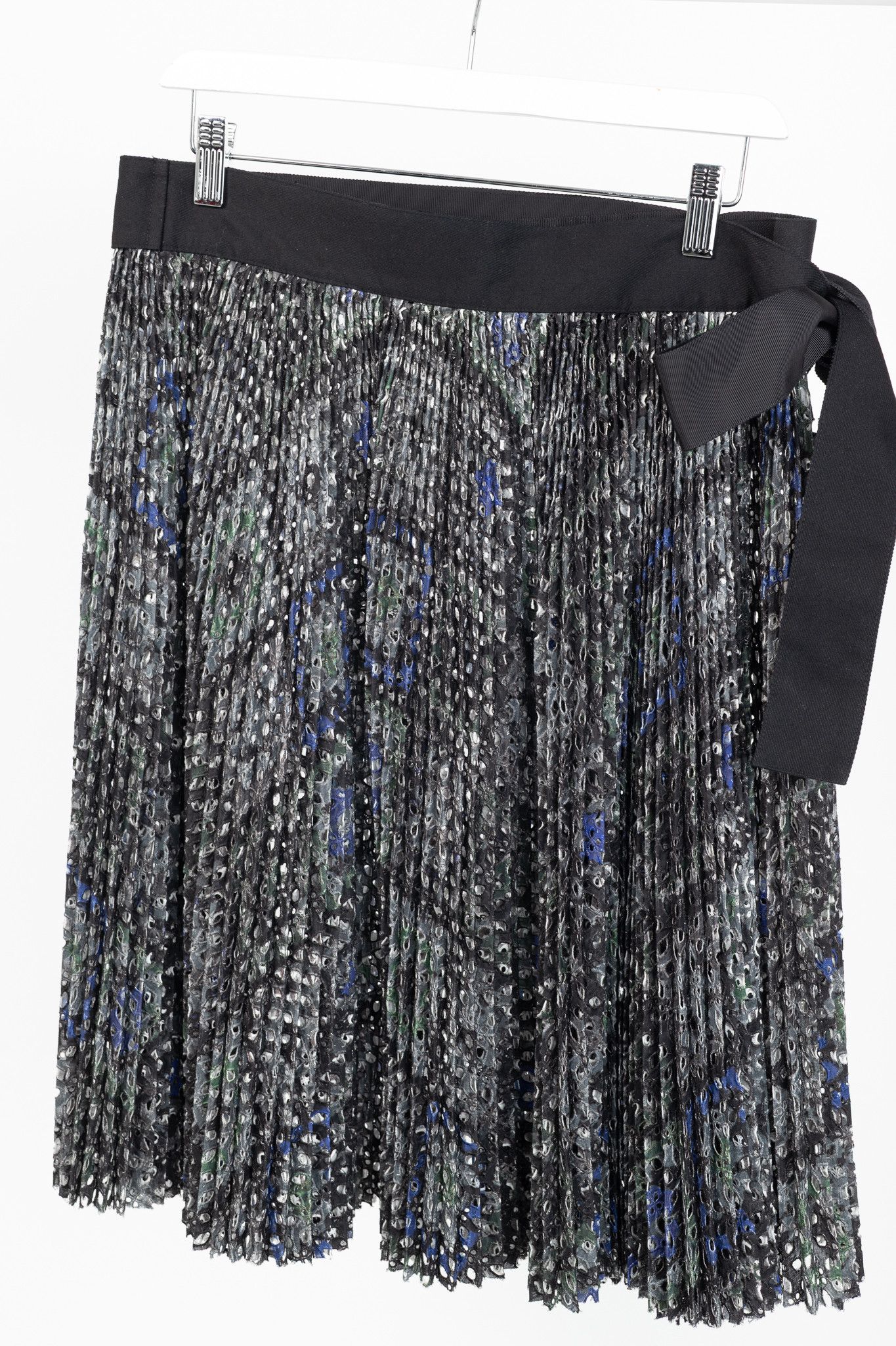 Sacai Sacai SS/17 Cotton Perforated Eyelet Pleated Wrap Skirt Size 32" / US 10 / IT 46 - 3 Thumbnail