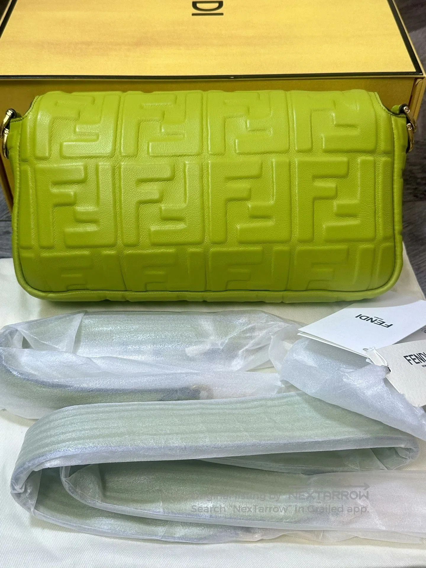 Fendi Fendi Medium Baguette Embossed FF Green. Size ONE SIZE - 2 Thumbnail