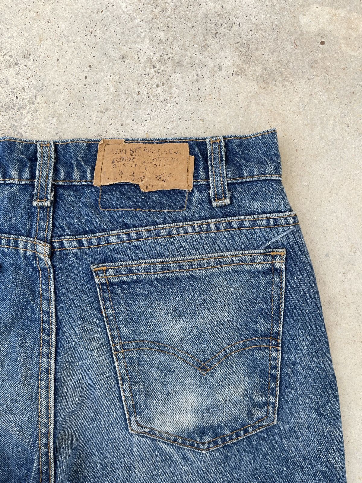 Levi's × Vintage Vintage Levi's Blue Faded Denim Jeans Size US 32 / EU 48 - 7 Thumbnail