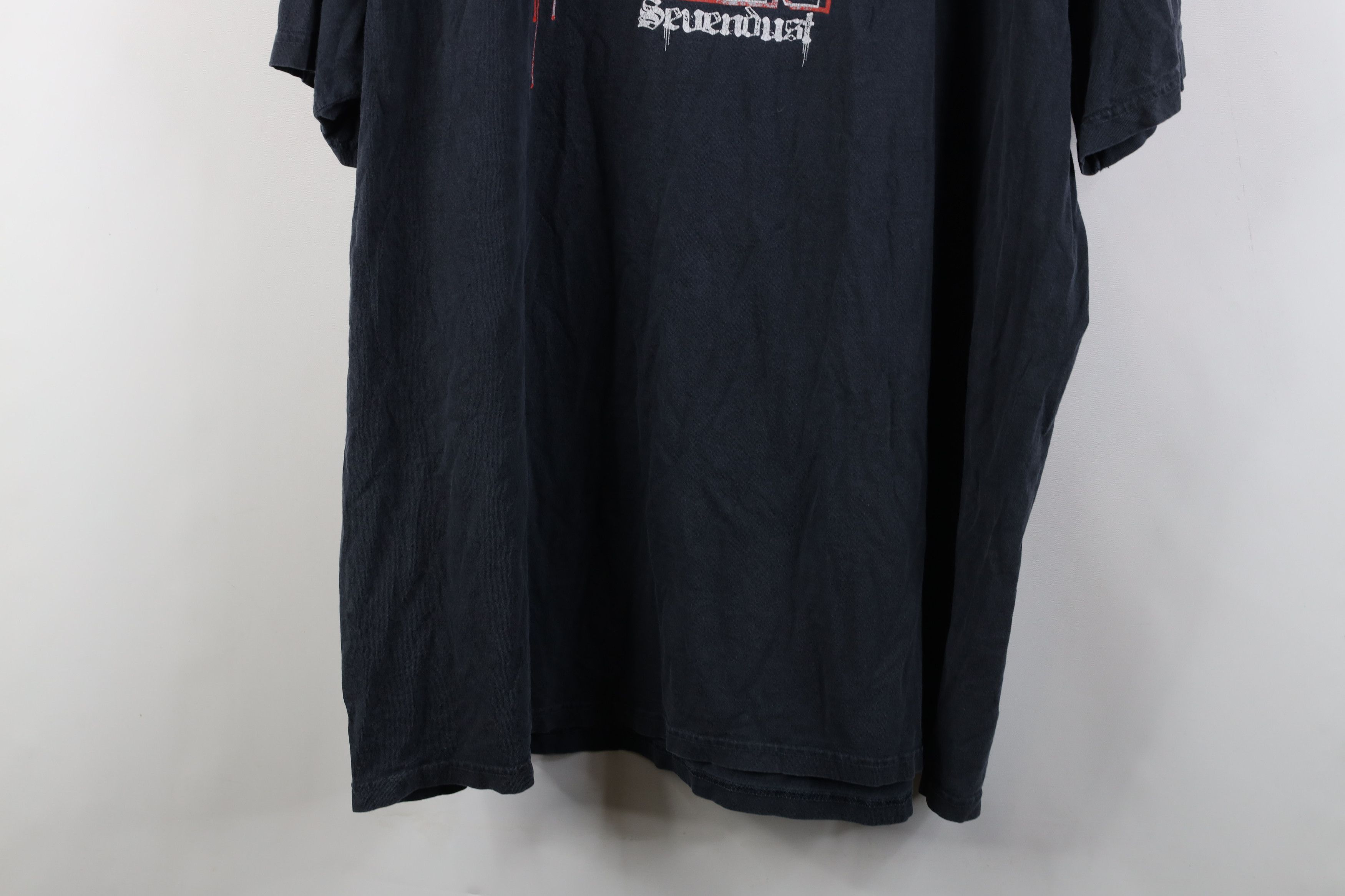 Vintage Vintage 90s Too Close To Hate Sevendust Band T-Shirt Black Size US XXL / EU 58 / 5 - 15 Thumbnail
