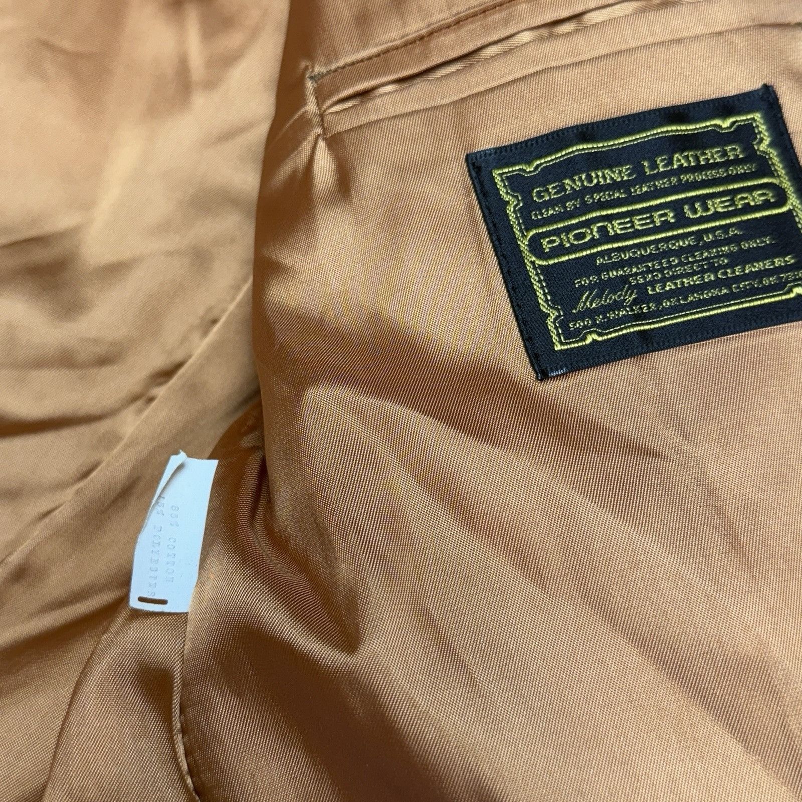 Vintage Vintage Pioneer Wear Corduroy Blazer Coat Jacket Mens 44 Bro Size US L / EU 52-54 / 3 - 14 Thumbnail