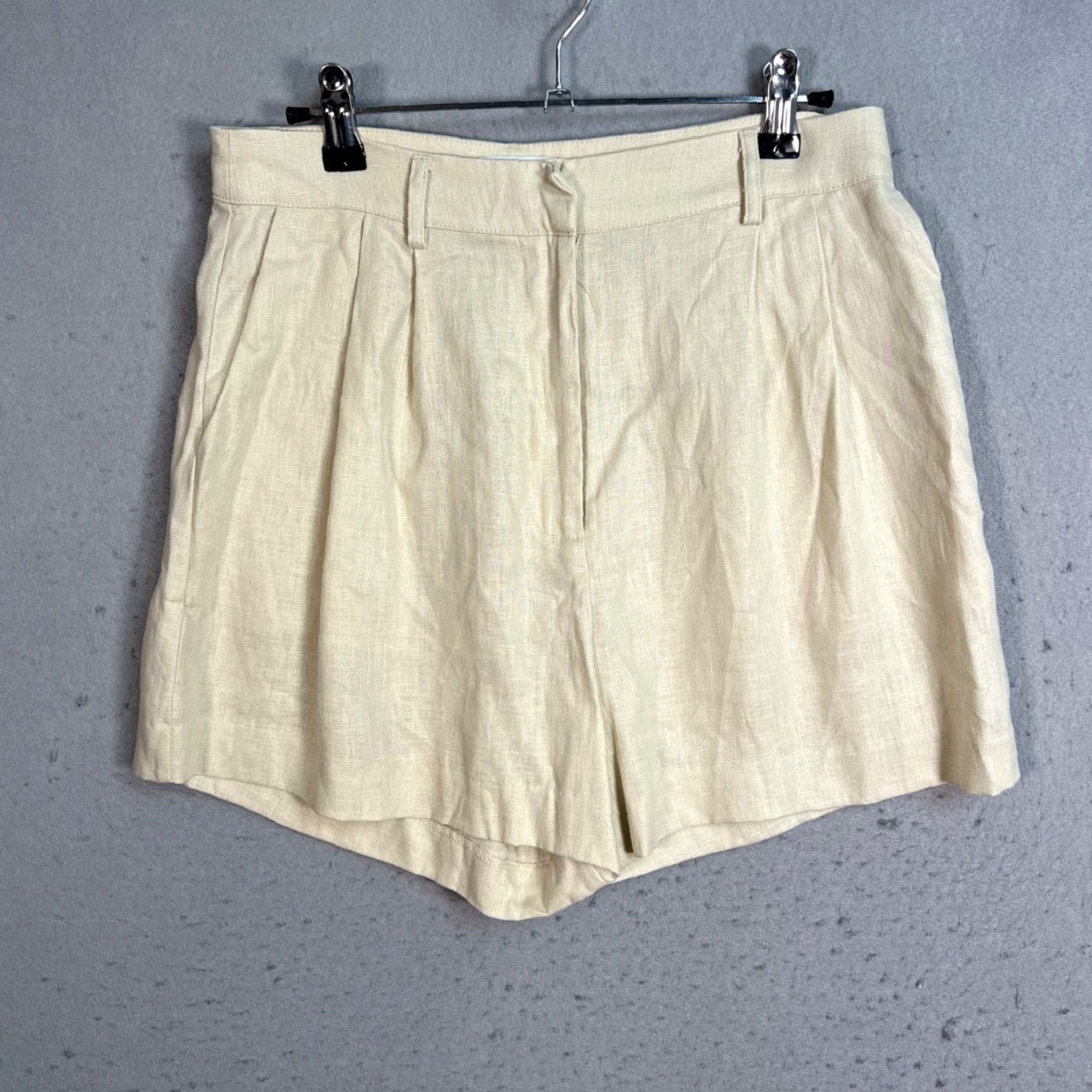 Vintage Mathilde Gøhler x NA-KD Shorts Boxy Pleated Linen Blend Beige Size 38 Size US 38 / EU 54 - 2 Thumbnail