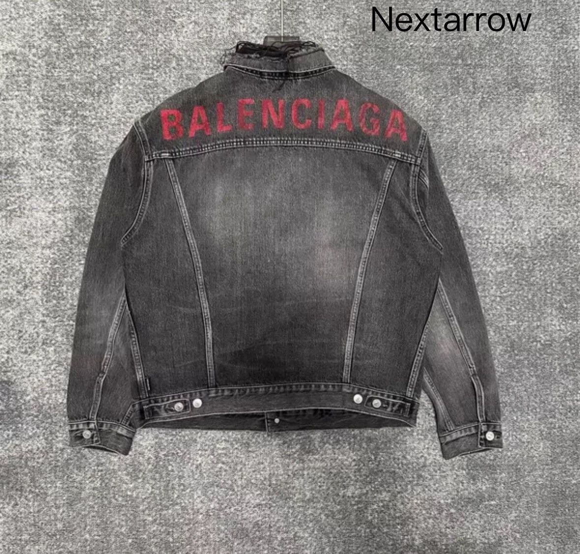 Balenciaga Balenciaga's logo on the back is damaged on denim jacket Size US S / EU 44-46 / 1 - 2 Thumbnail