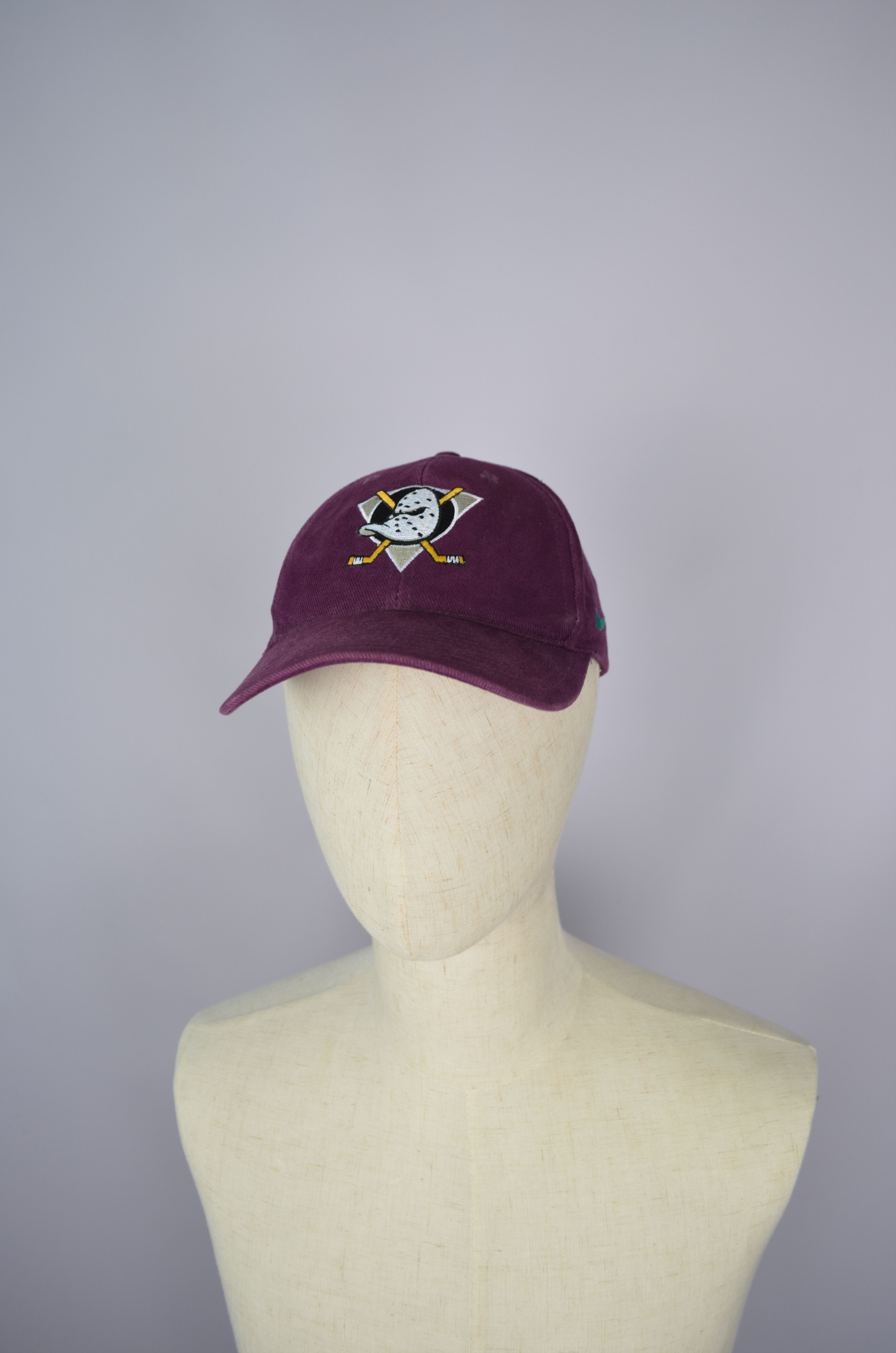 NHL × Nike 90s RARE Anaheim Mighty Ducks NHL Vintage NIKE Hat Logo Cap Size ONE SIZE - 2 Thumbnail