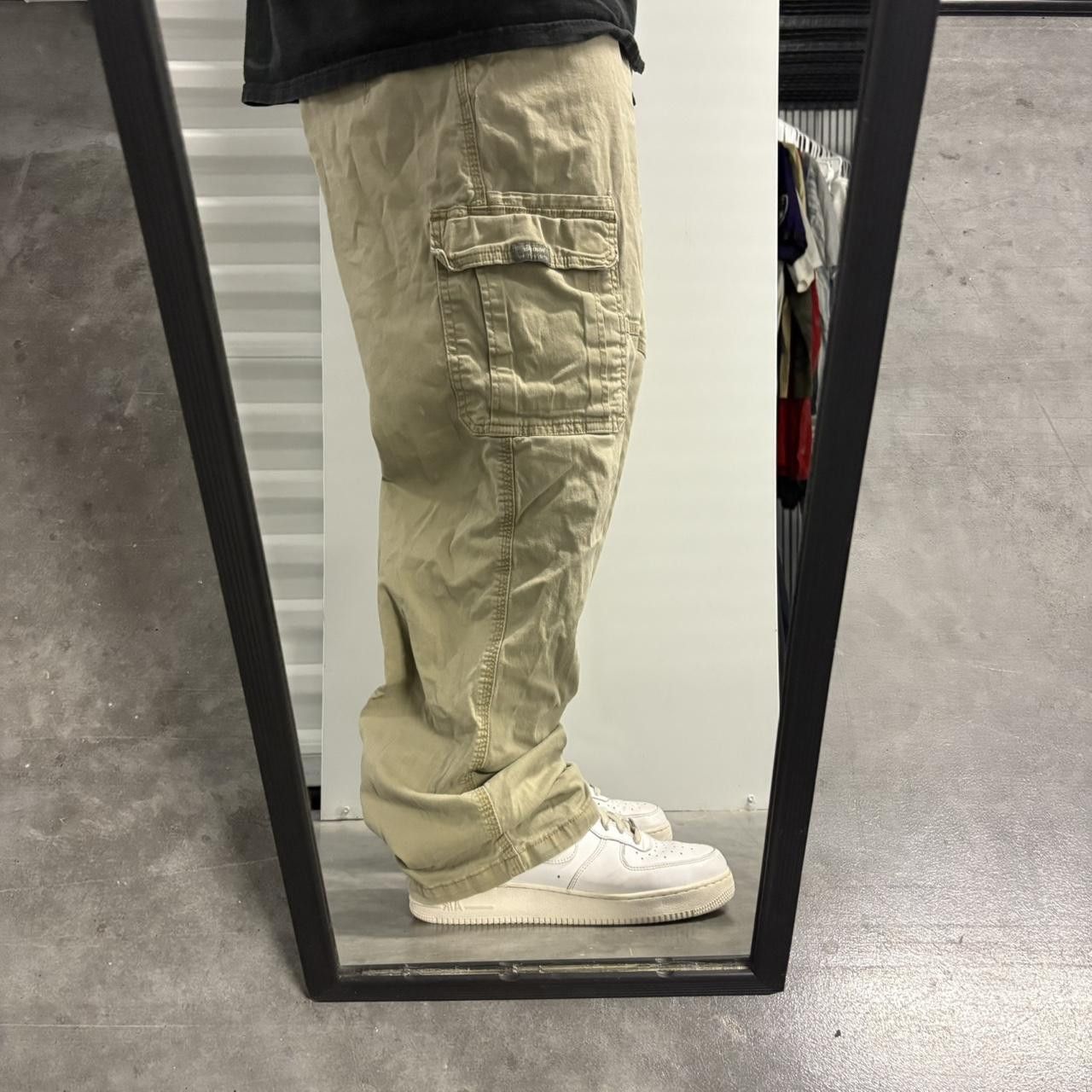 Vintage CRAZY Vintage Y2K/2000s Baggy Skater Style Tan Cargo Pants! Size US 38 / EU 54 - 2 Thumbnail