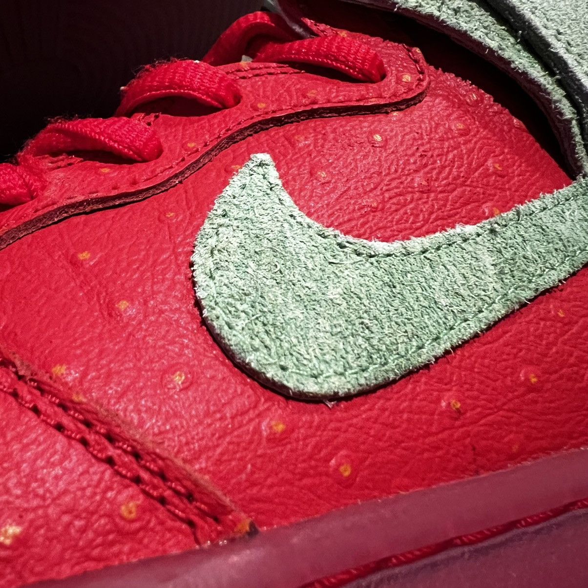 Nike Nike Sb Dunk High Strawberry Cough Size US 10.5 / EU 43-44 - 18 Thumbnail