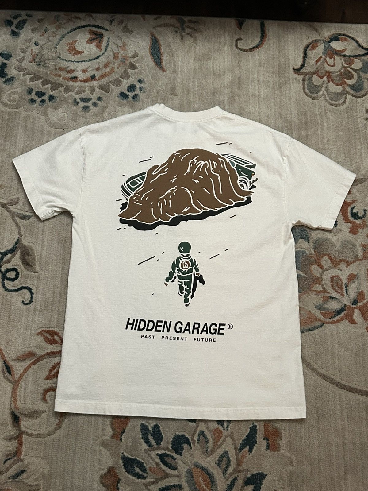 HIDDEN Hidden NY Garage Porsche Tee Size US M / EU 48-50 / 2 - 2 Thumbnail