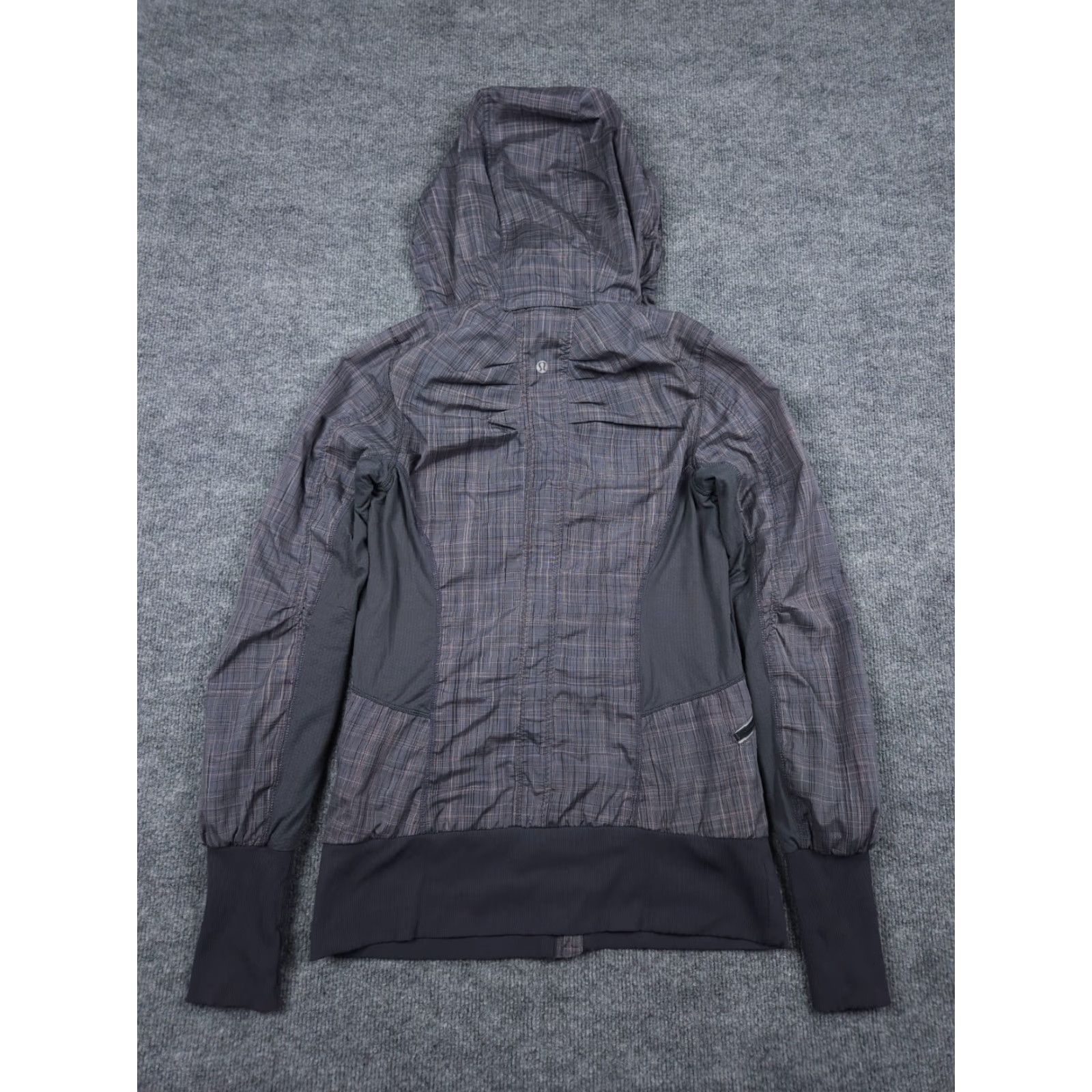 Lululemon Lululemon Run Back On Track Jacket Womens Size 6 Gray Plaid Hooded Zip Front Regular Size M / US 6-8 / IT 42-44 - 2 Thumbnail