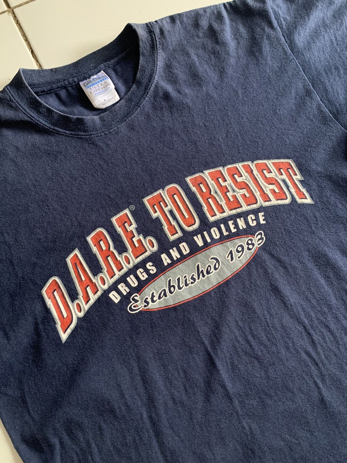 D.A.R.E Vintage rare 90s D.A.R.E to resist drugs and violence tees Size US M / EU 48-50 / 2 - 4 Thumbnail