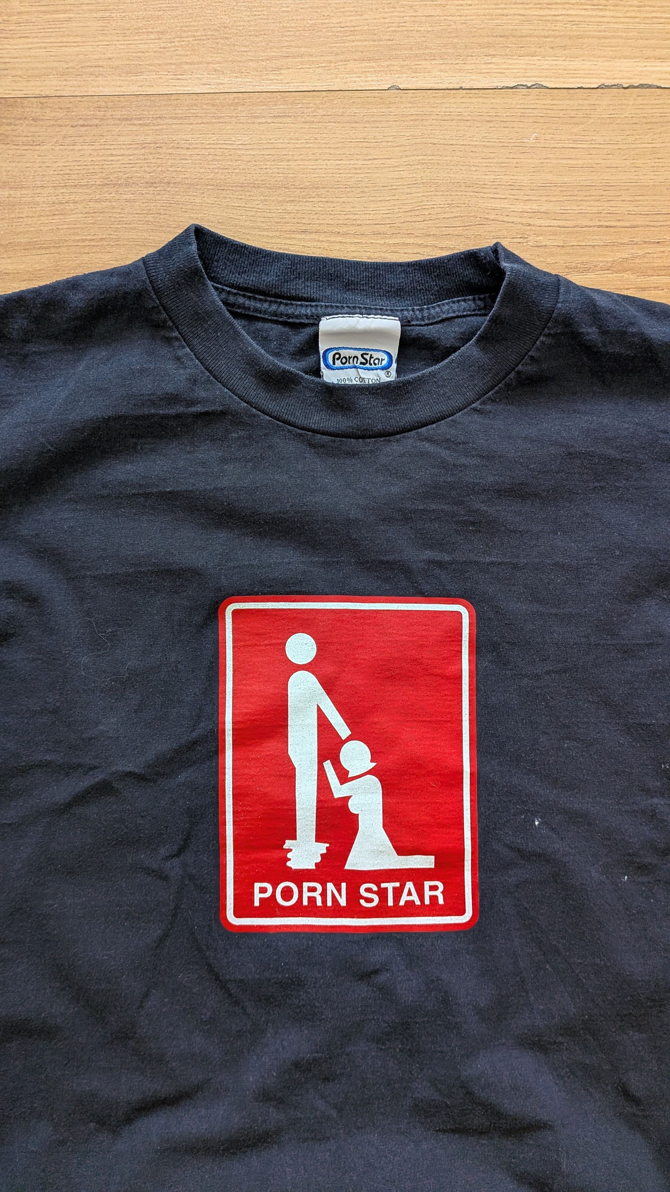 Hook-Ups Porn Star vintage 90s t-shirt bdsm sex skateboard Size US L / EU 52-54 / 3 - 1 Thumbnail