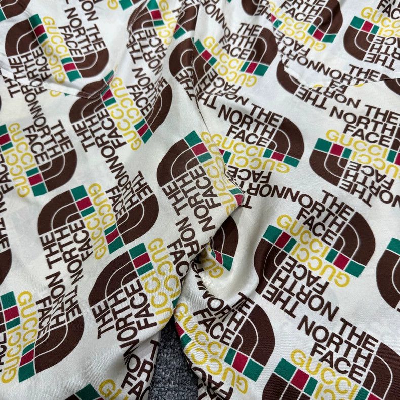 Gucci Gucci Tnf co-branded full-print mulberry silk shorts 2502-N Size US 34 / EU 50 - 5 Thumbnail