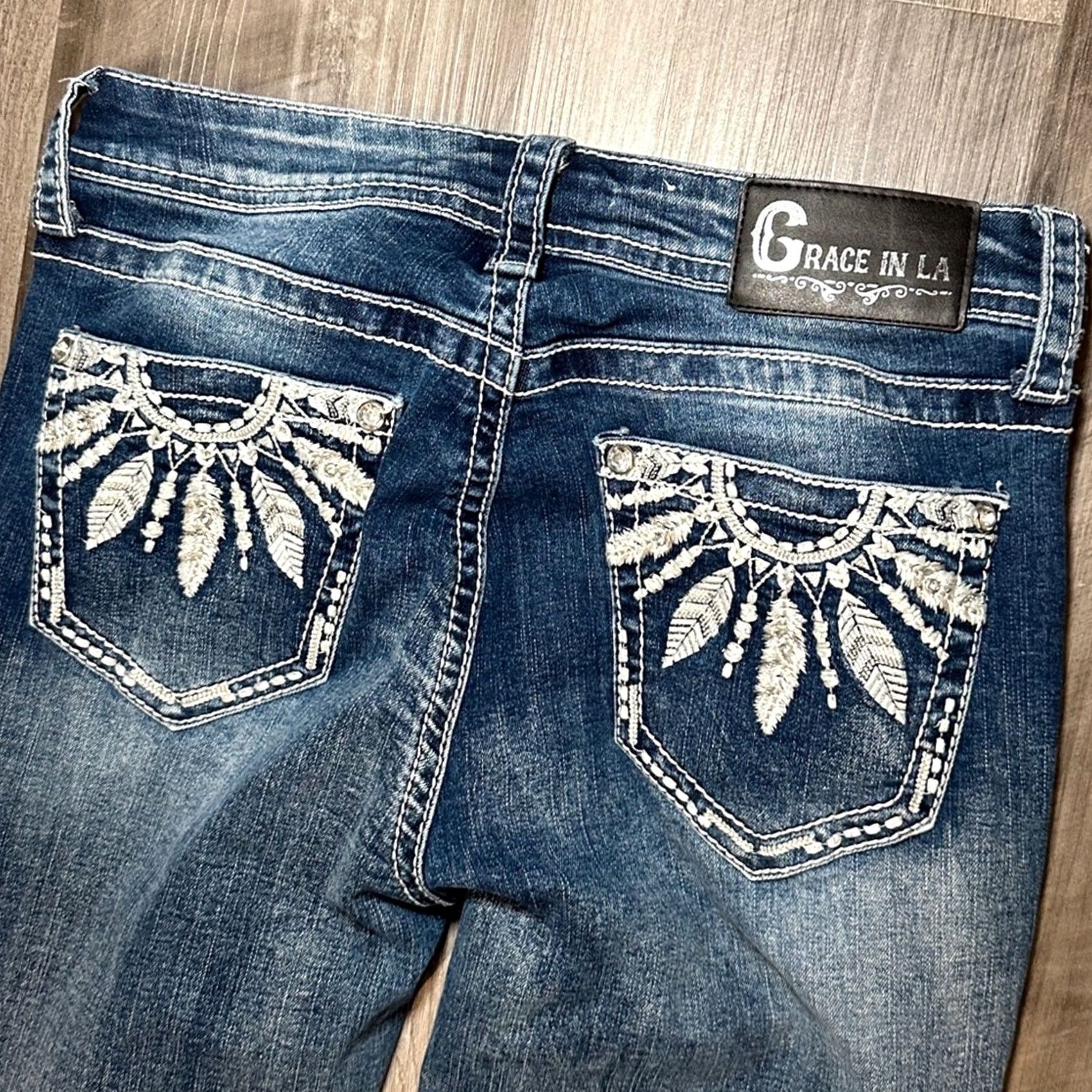 Grace in LA Grace in LA Blue Bootcut Jeans Women 27 Regular 5/27 Feather Embellished Cotton Polyester Spandex Size 27" / US 4 / IT 40 - 4 Thumbnail