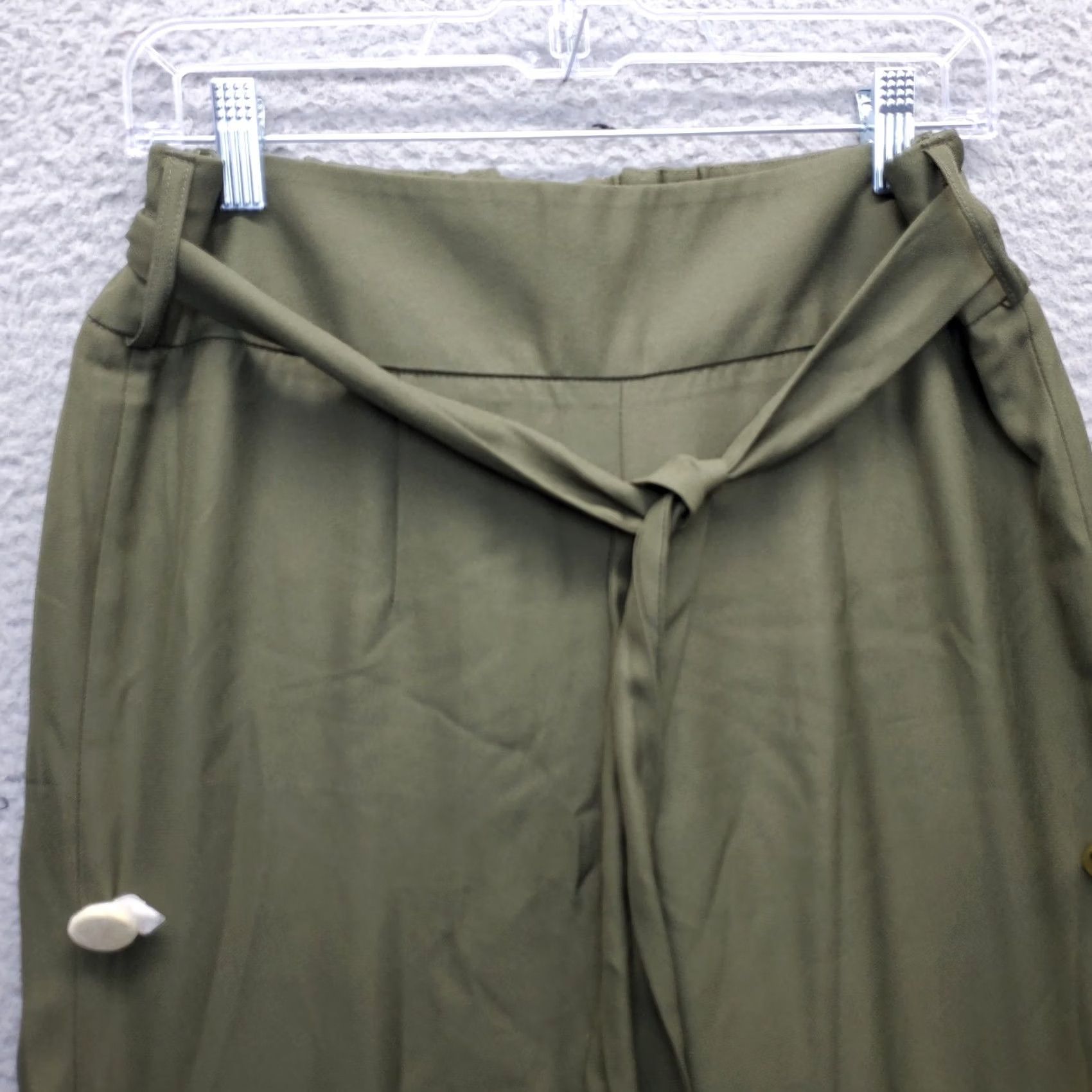 Venus Venus Pants Women Size 8 Green Tie Waist Gold Button Ankle Slit Back Zip Size 30" / US 8 / IT 44 - 3 Thumbnail