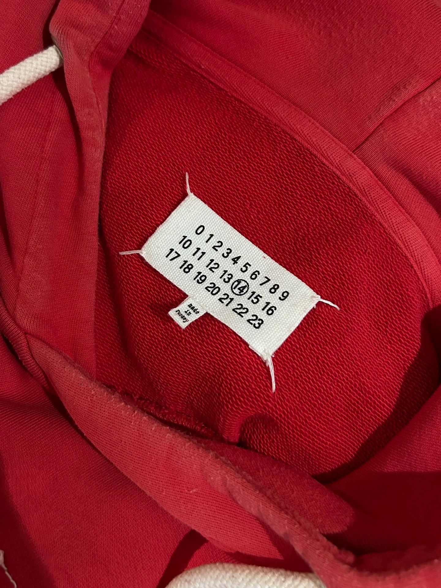 Maison Margiela Maison Margiela A/W18 Fringe Patch Sweat OS EU48 Size US M / EU 48-50 / 2 - 5 Thumbnail