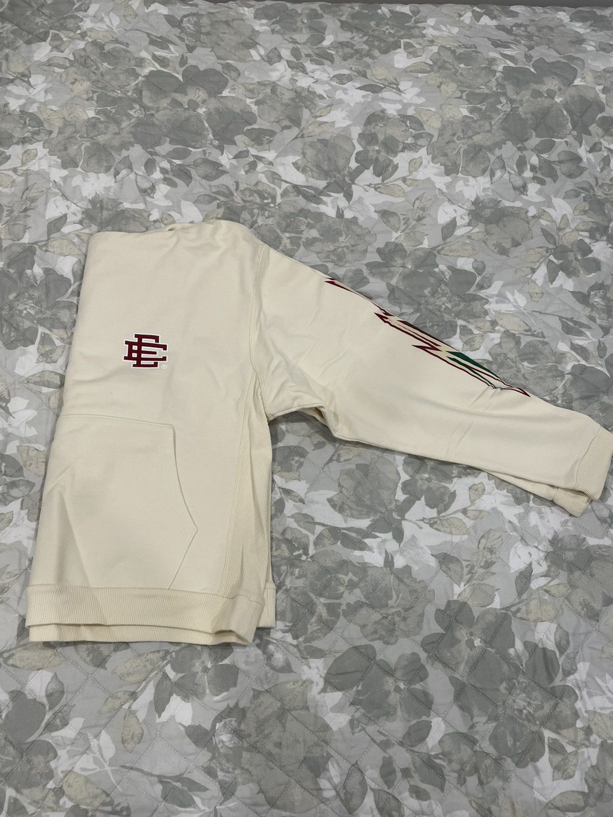 Eric Emanuel Eric Emanuel Cream Hoodie Green/Red Bolts Size US 30 / EU 46 - 2 Thumbnail
