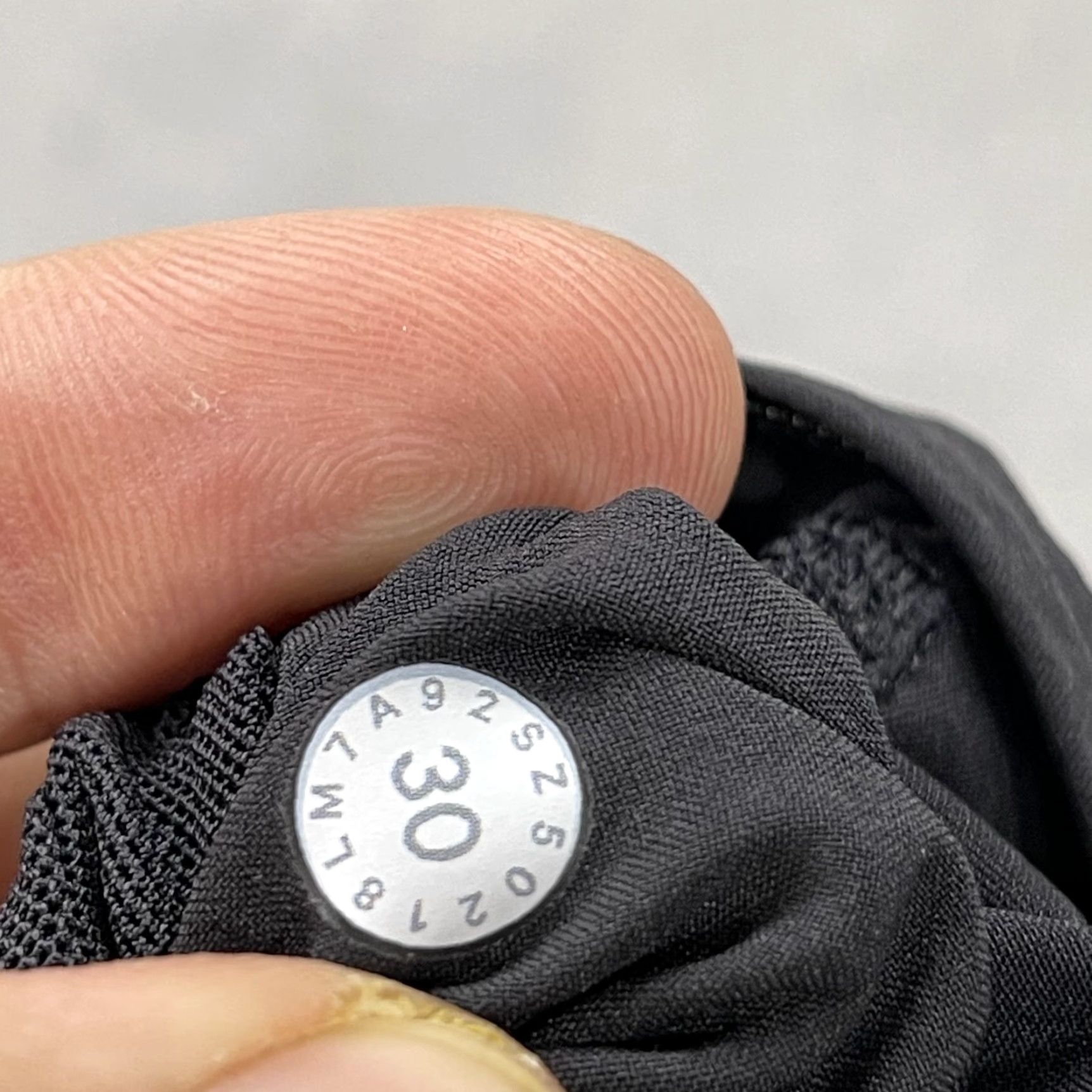 Lululemon Lululemon Shorts Mens 30 Black Mountain Side Outdoor Hiking Activewear Pockets Size US 30 / EU 46 - 4 Thumbnail