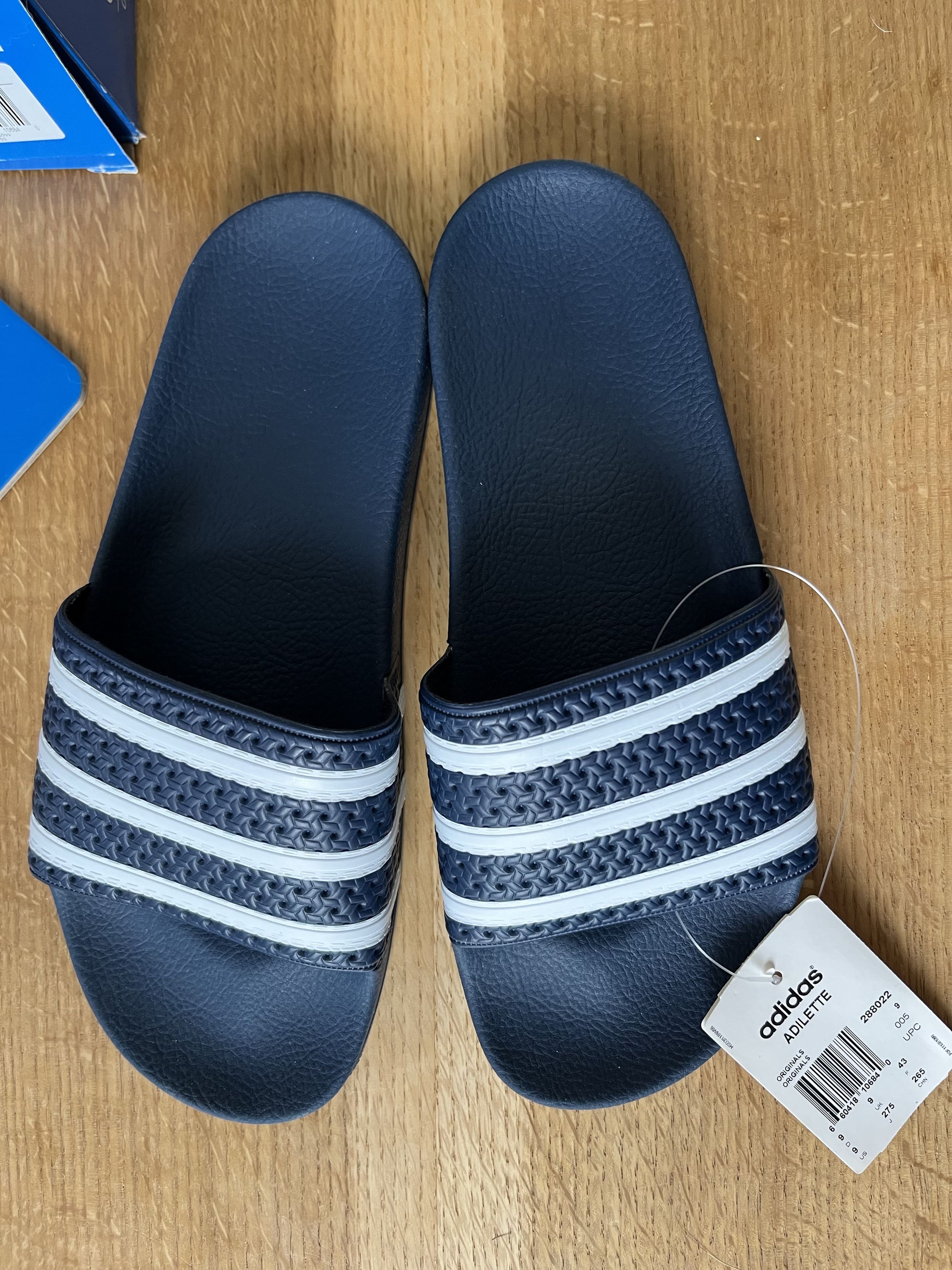 Adidas Adidas Adilette Slides Size US 9 / EU 42 - 1 Thumbnail