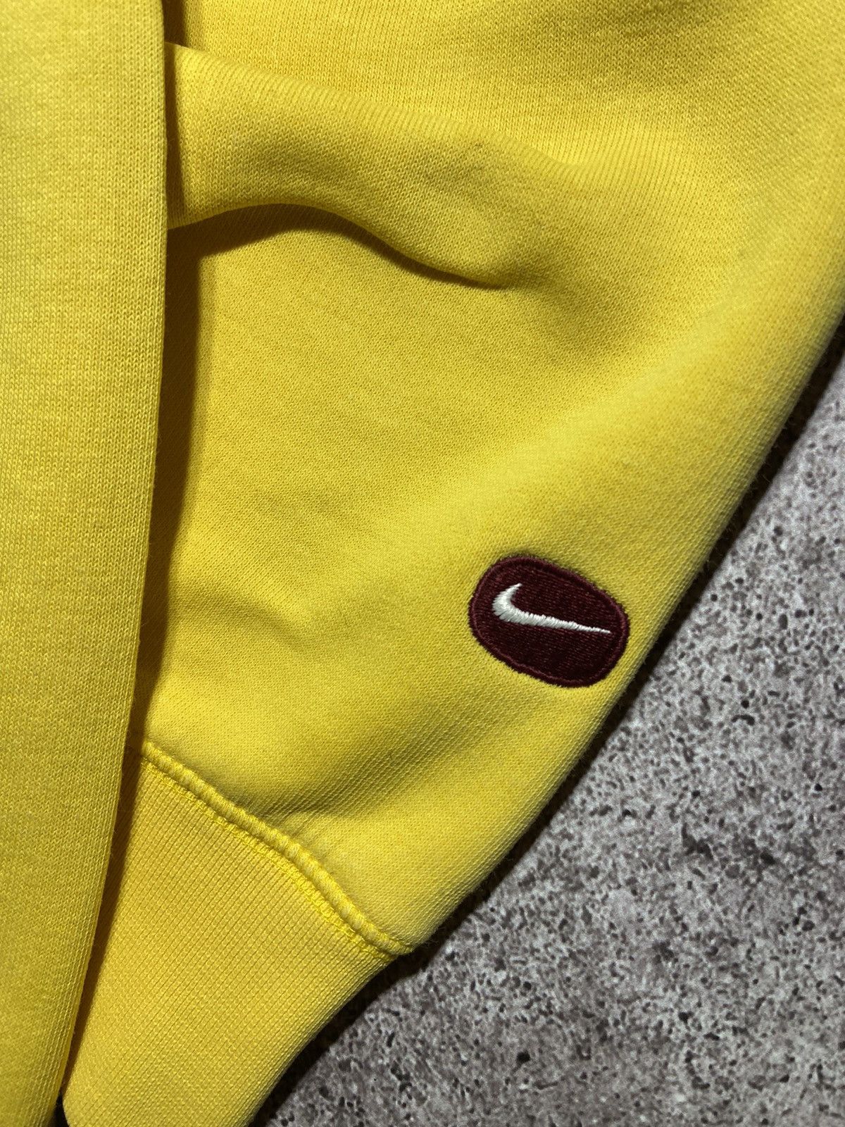 Other 💥Nike vintage y2k yellow sweatshirt‼️ Size US M / EU 48-50 / 2 - 8 Thumbnail