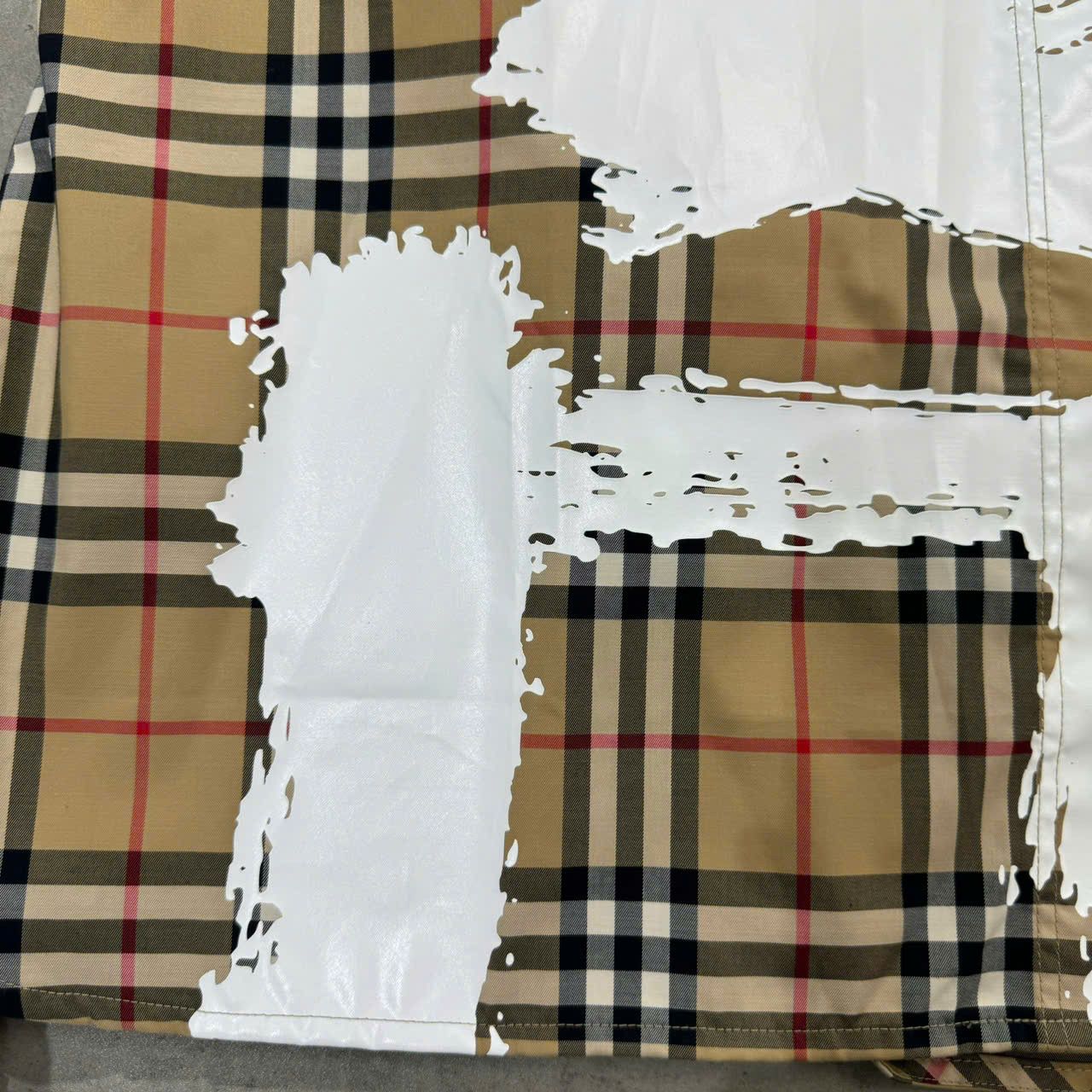 Burberry BURBERRY Love Print Vintage Check Cotton Shirt BEIGE Size XS / US 0-2 / IT 36-38 - 7 Thumbnail