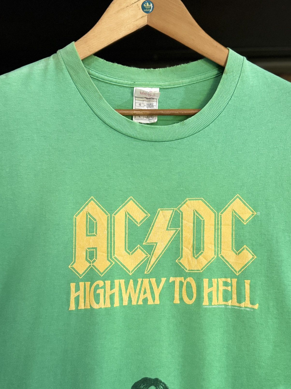 Band Tees Thrashed Vintage Acdc Highway To Hell Rare Colour Faded Tee Size US L / EU 52-54 / 3 - 3 Thumbnail