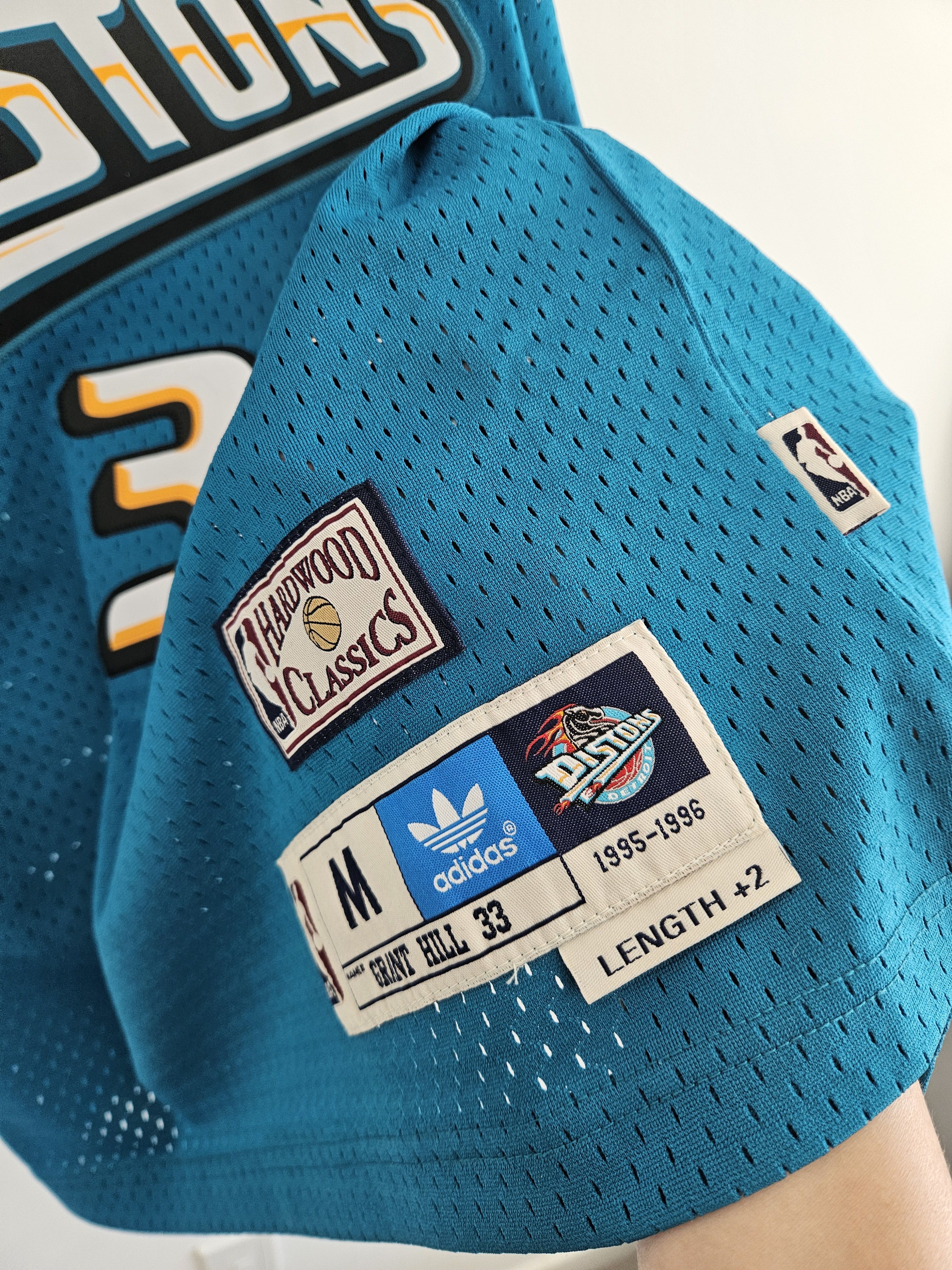 Adidas Grant Hill Detroit Pistons 1995-96 Jersey Size US M / EU 48-50 / 2 - 5 Thumbnail