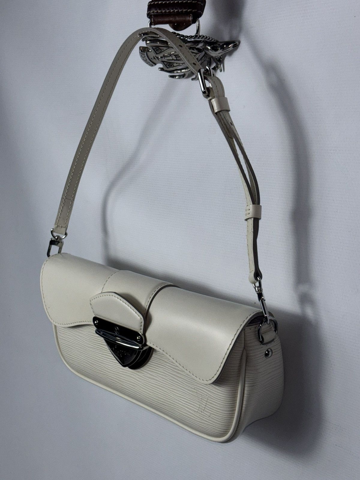 Louis Vuitton Louis Vuitton Pochette Montaigne leather bag Size ONE SIZE - 3 Thumbnail
