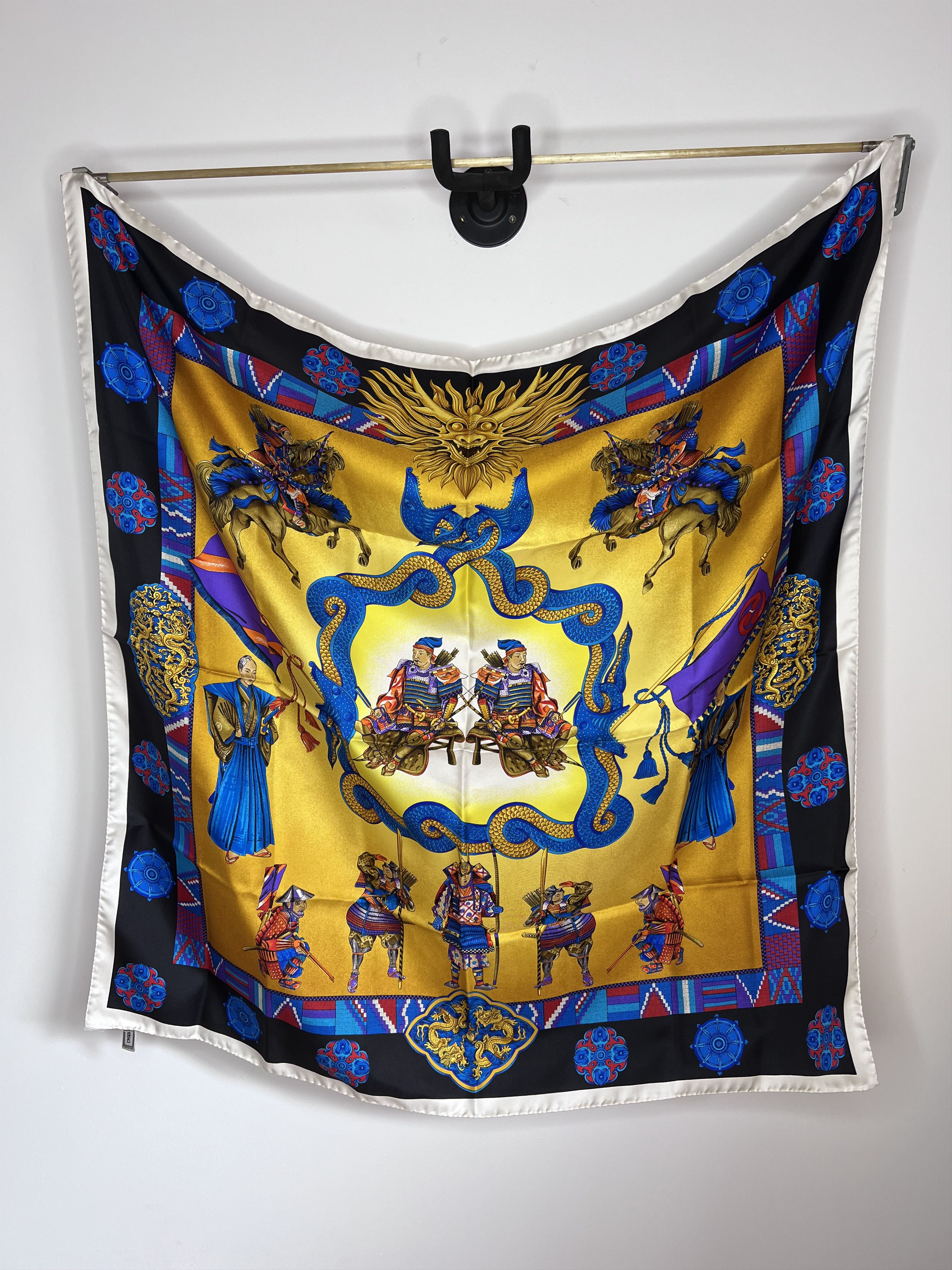 Versace VERSACE SILK SCARF JAPAN STYLE SAMURAY PRINT VINTAGE Size ONE SIZE - 1 Thumbnail