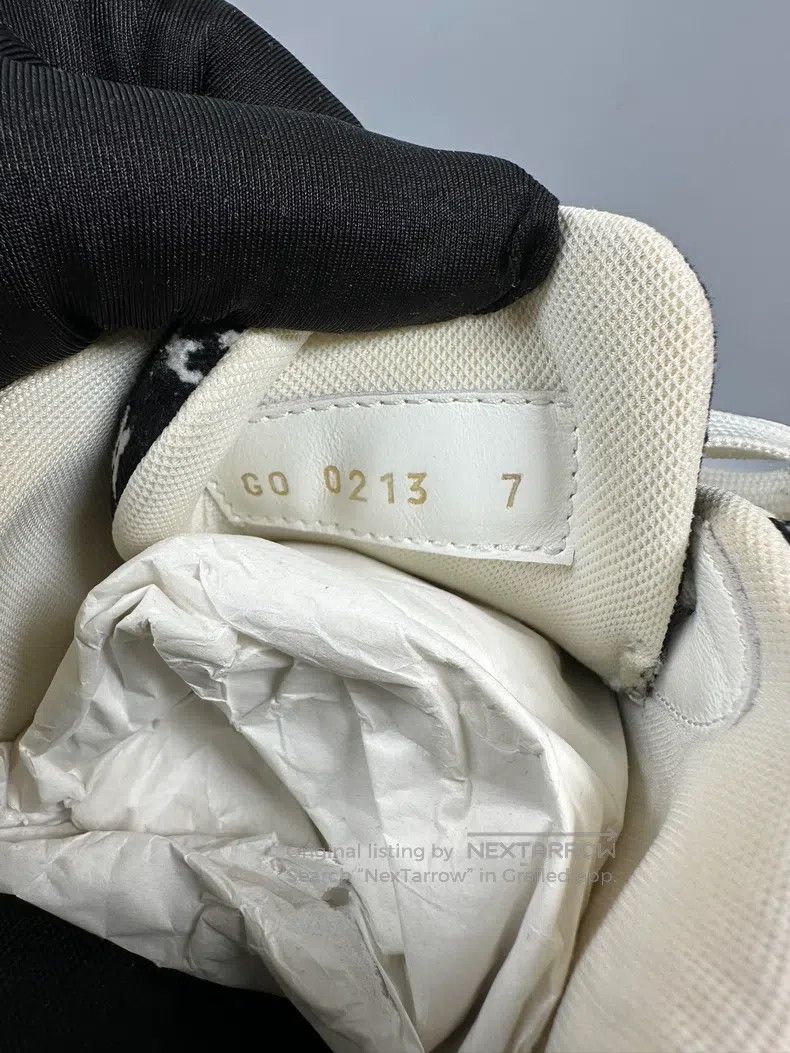 Louis Vuitton Louis Vuitton Trainer Black and White Flocked Full Print F Size US 7 / EU 40 - 8 Thumbnail