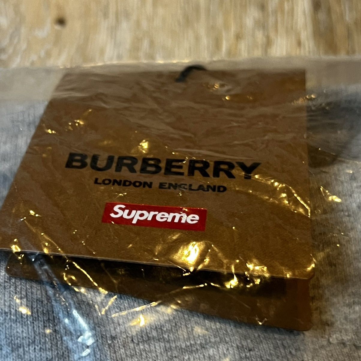 Supreme Supreme x Burberry Box Logo Hoodie Size US XL / EU 56 / 4 - 5 Thumbnail