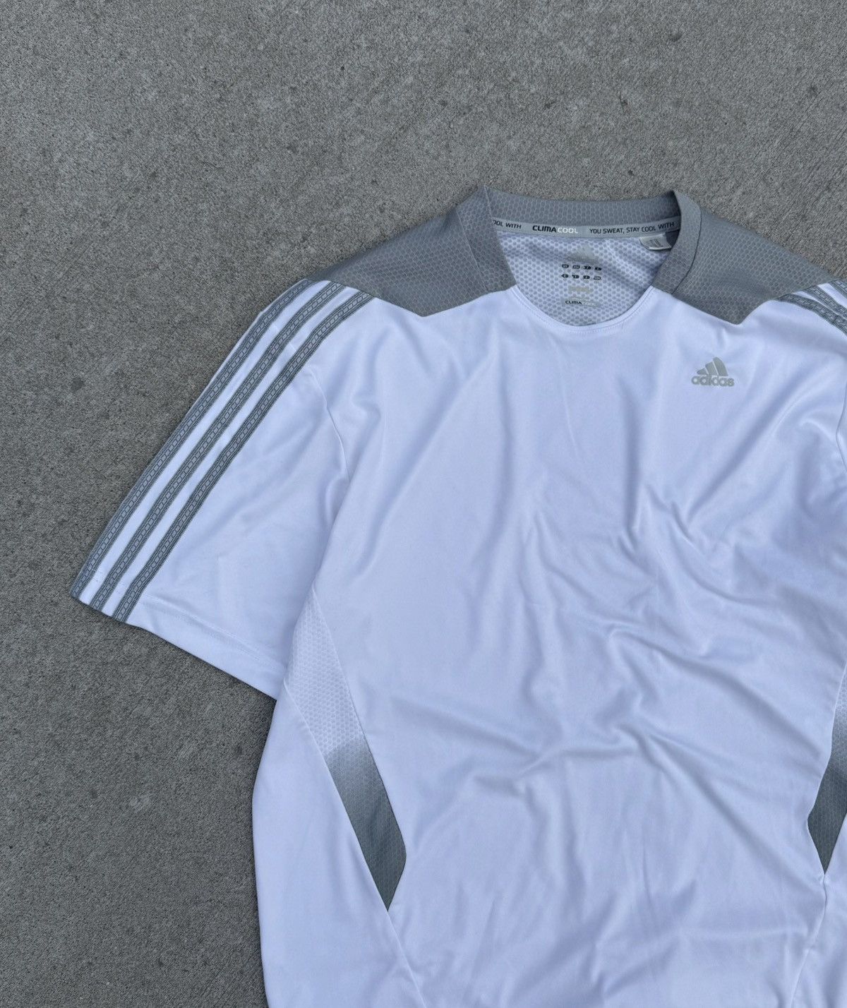 Other Vintage Adidas Y2K streetwear T-shirt Size US XL / EU 56 / 4 - 3 Thumbnail