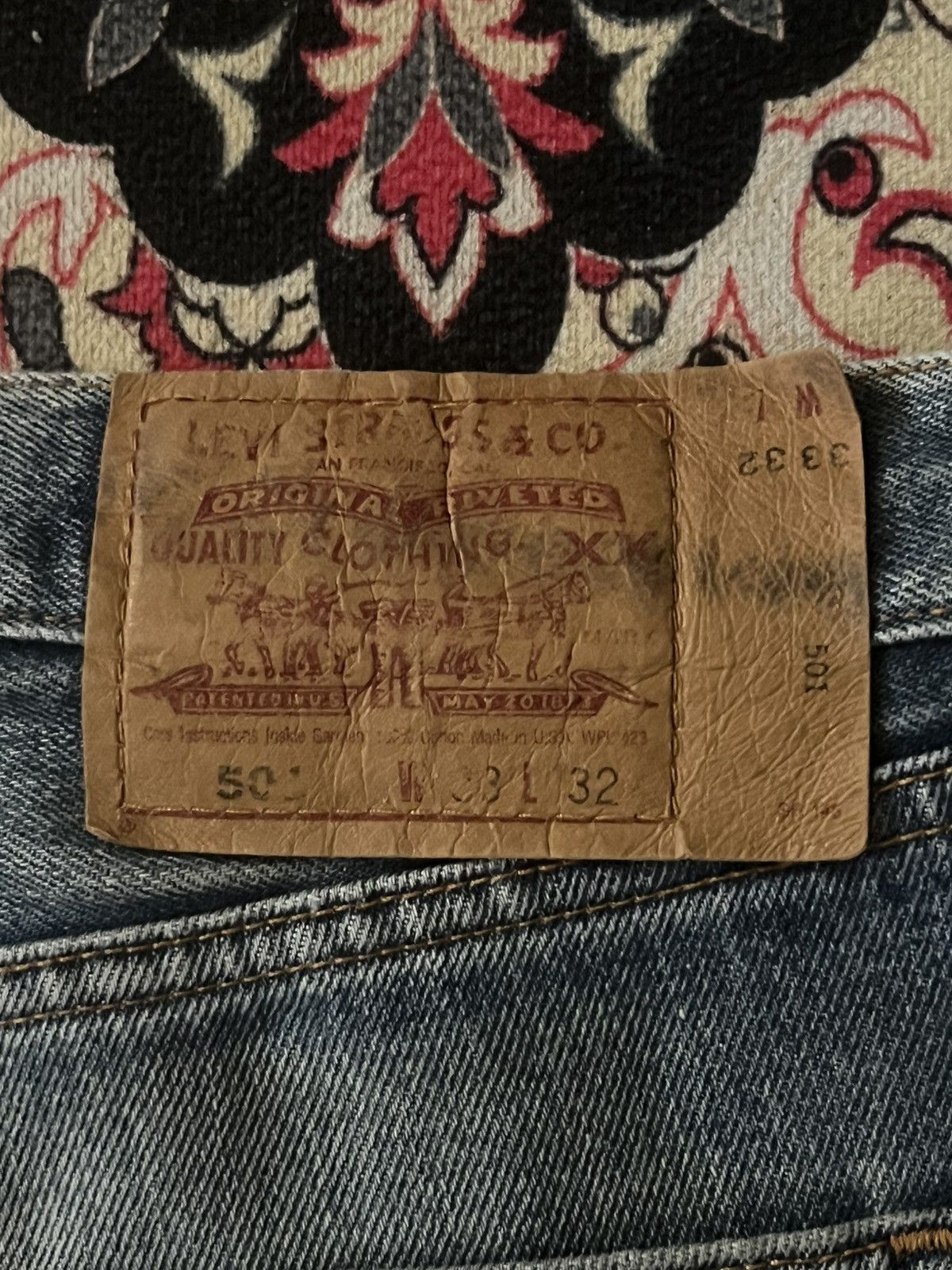 Levi's ⚡️Vintage⚡️90s Levi’s 501 Blue Wash Buttonfly Distressed Jeans Size US 33 - 11 Thumbnail