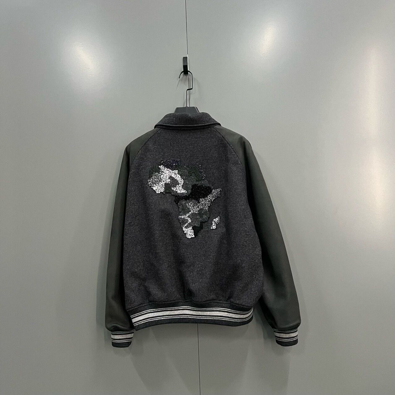 Louis Vuitton louis vuitton embroidered baseball jacket Size US L / EU 52-54 / 3 - 1 Thumbnail