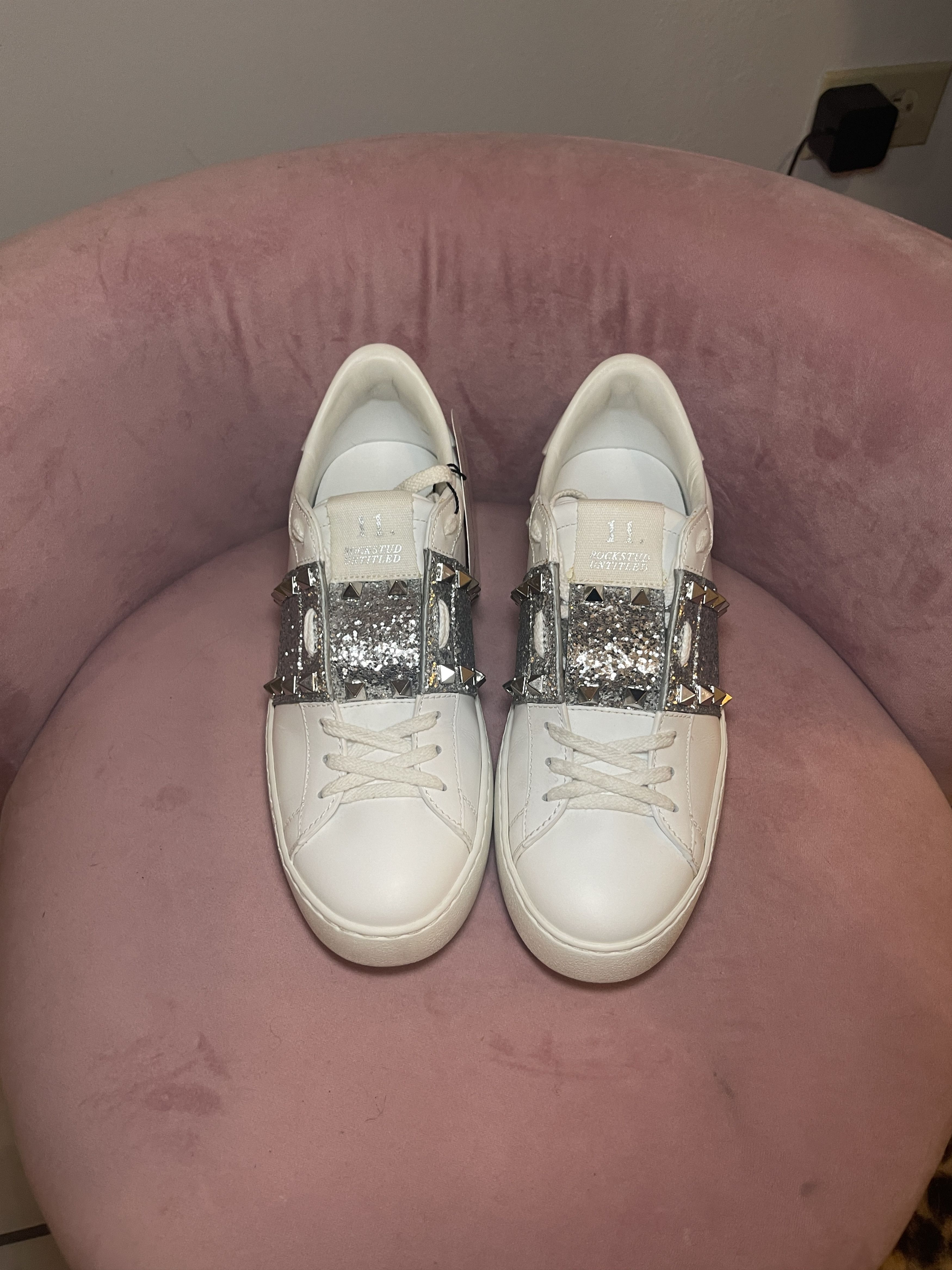 Valentino Valentino White Silver Valentino Rockstud Untitled Sneaker Size US 7 / IT 37 - 2 Thumbnail