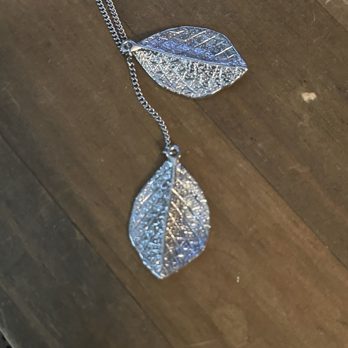 Other Long silver tone double leave pendant necklace Size ONE SIZE - 4 Thumbnail