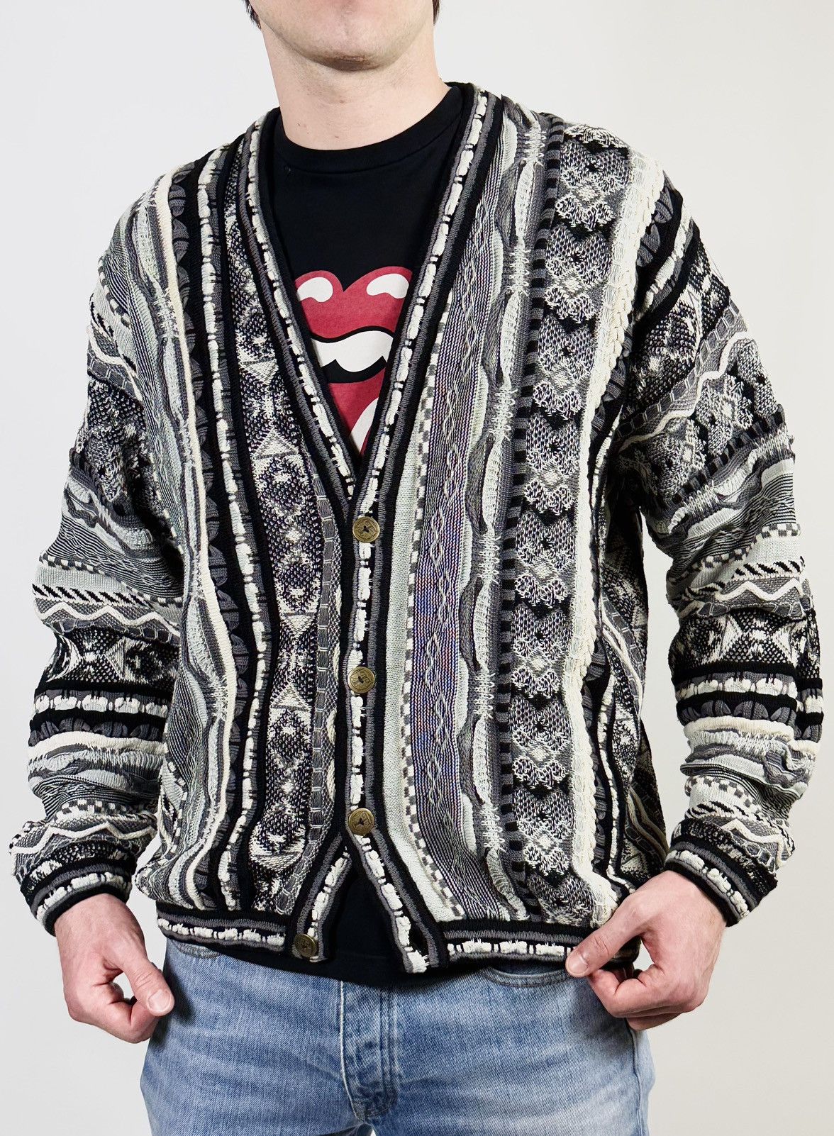 Tundra Canada 90s Vintage Tundra 3D Knit Coogi Style Cardigan Size US XL / EU 56 / 4 - 2 Thumbnail