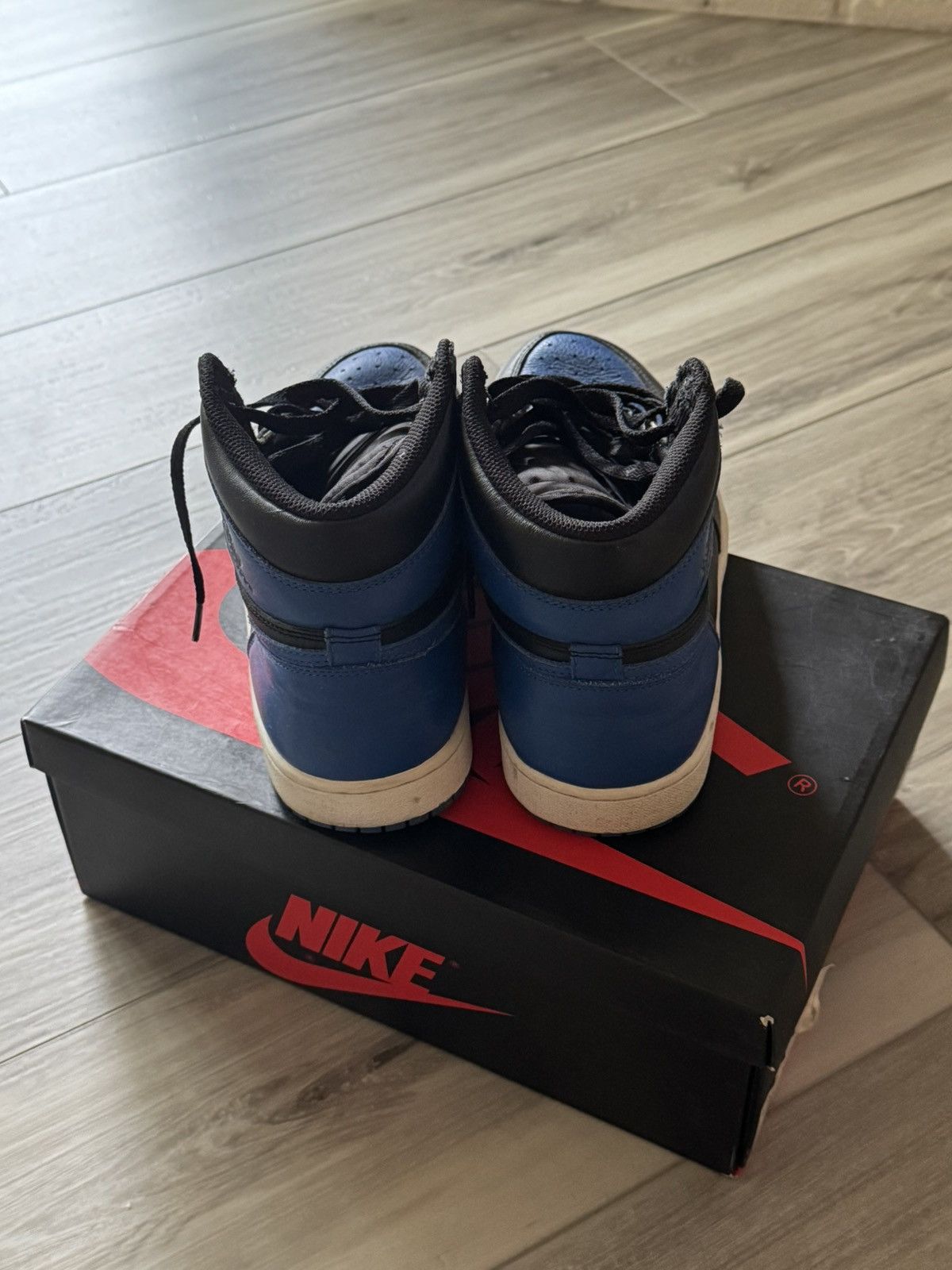 Jordan Brand Air Jordan RETRO OG Royal 1 Size US 9.5 / EU 42-43 - 4 Thumbnail