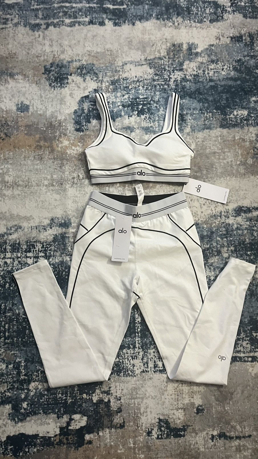 Alo FULL ALO YOGA WHITE SET SIZE S | Grailed