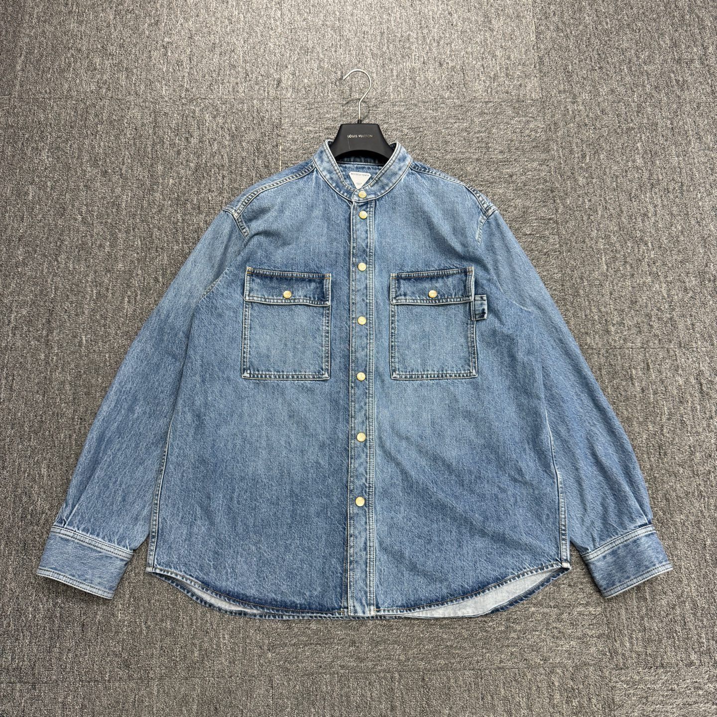 Bottega Veneta Bottega Veneta Denim Button Up Shirt Size 44 Size US S / EU 44-46 / 1 - 1 Thumbnail