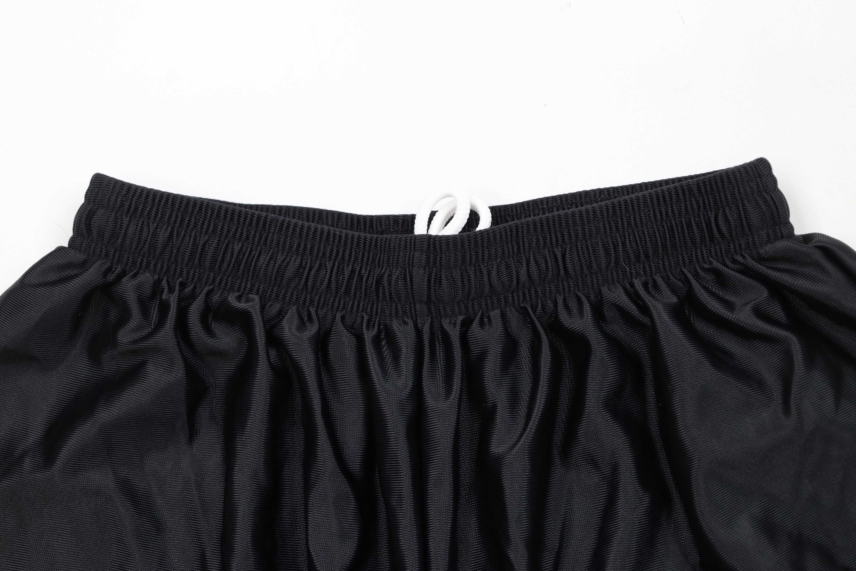 Vintage Vintage Y2K Streetwear Polyester Above Knee Shorts Black Size US 34 / EU 50 - 2 Thumbnail