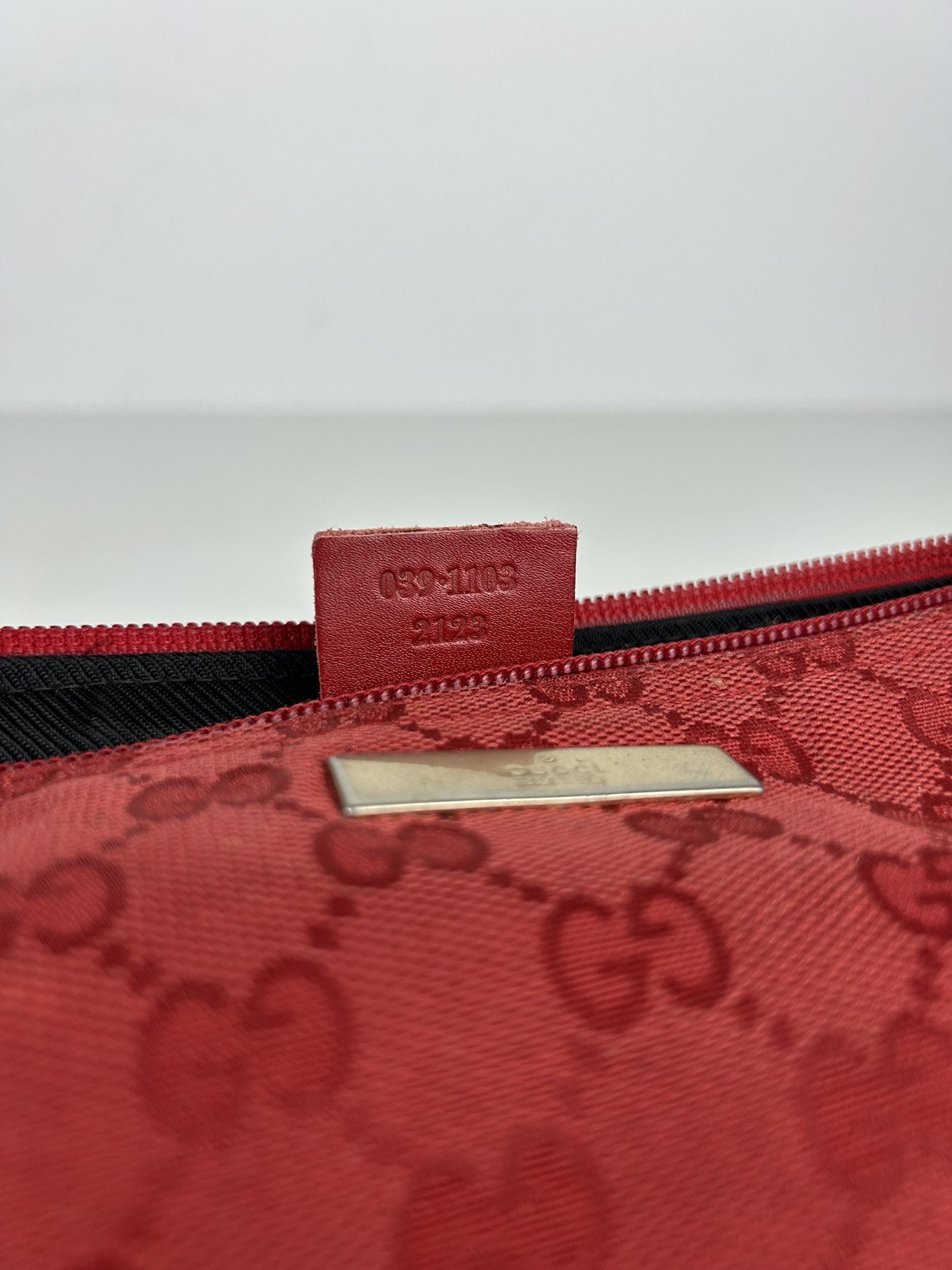 Gucci Vintage y2k gucci monogram canvas boat bag pochette Size ONE SIZE - 20 Thumbnail