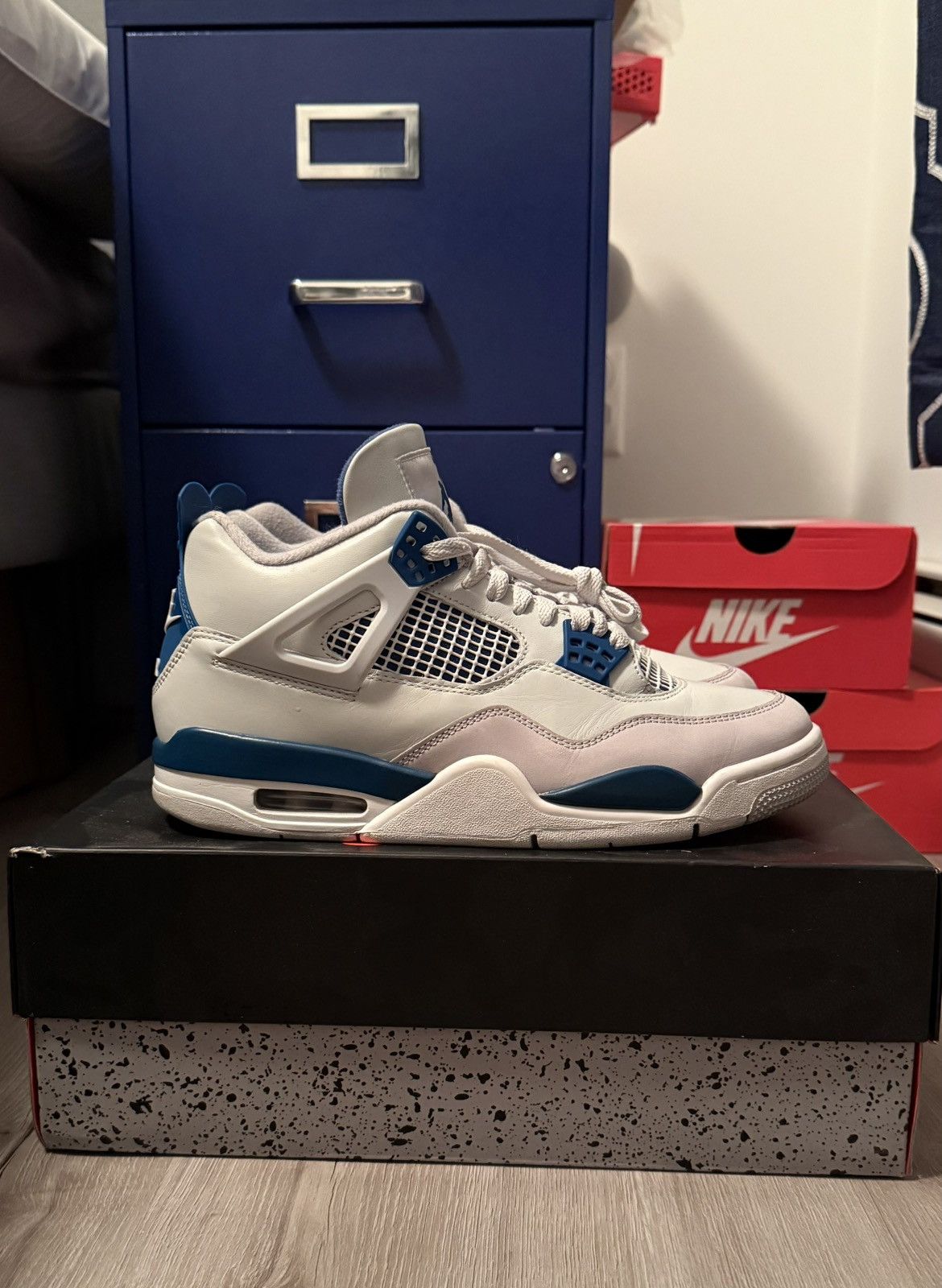 NIKE AIR JORDAN 4 MILITARY BLUE (2024)