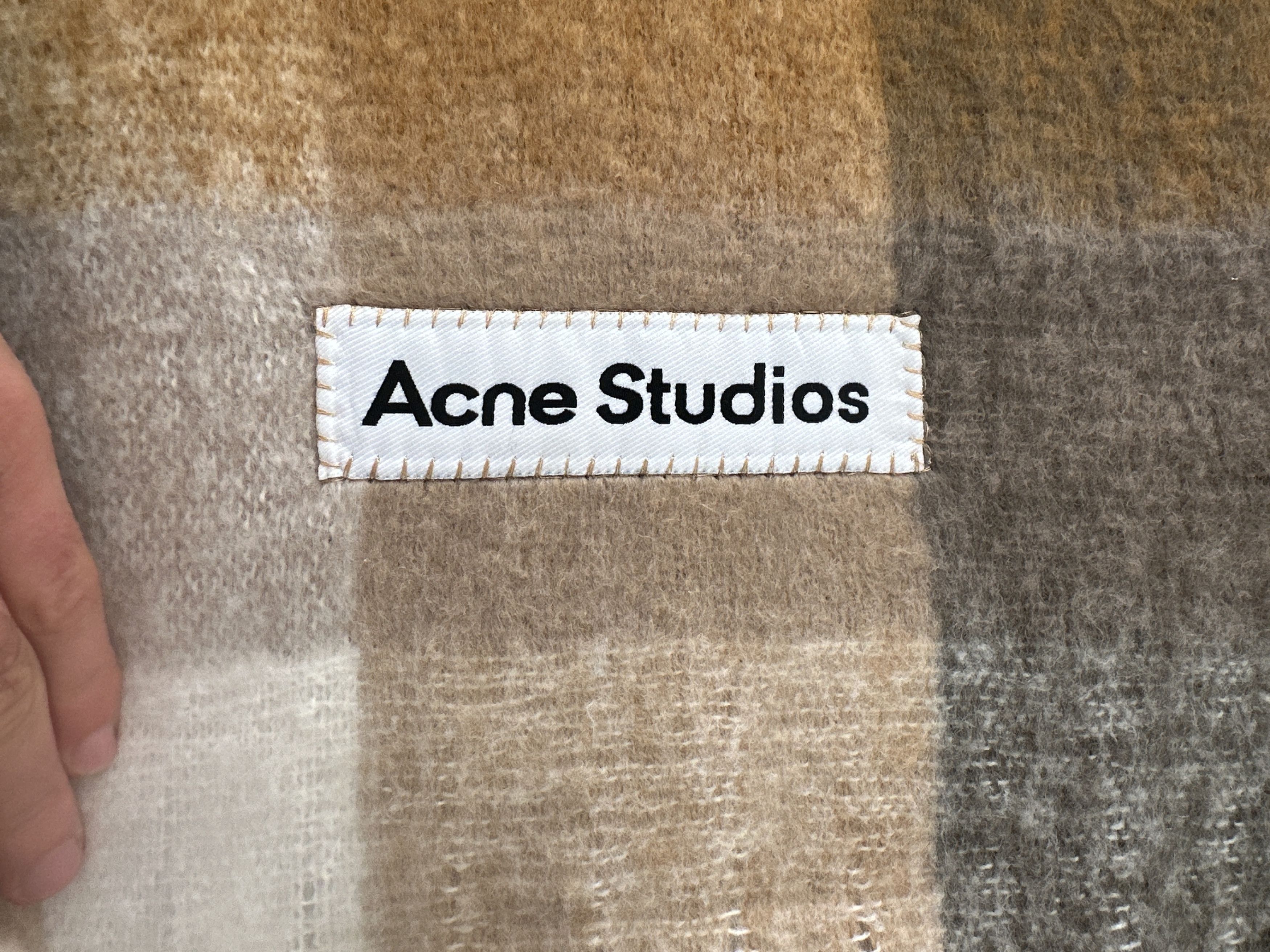Acne Studios Acne Studios Large Plaid Scarf Wool Blend Winter Wrap Size ONE SIZE - 3 Thumbnail