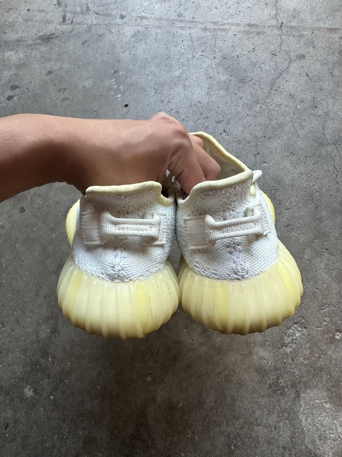 Yeezy Yeezy 350 V2 Cream Size US 5.5 / IT 35.5 - 4 Thumbnail