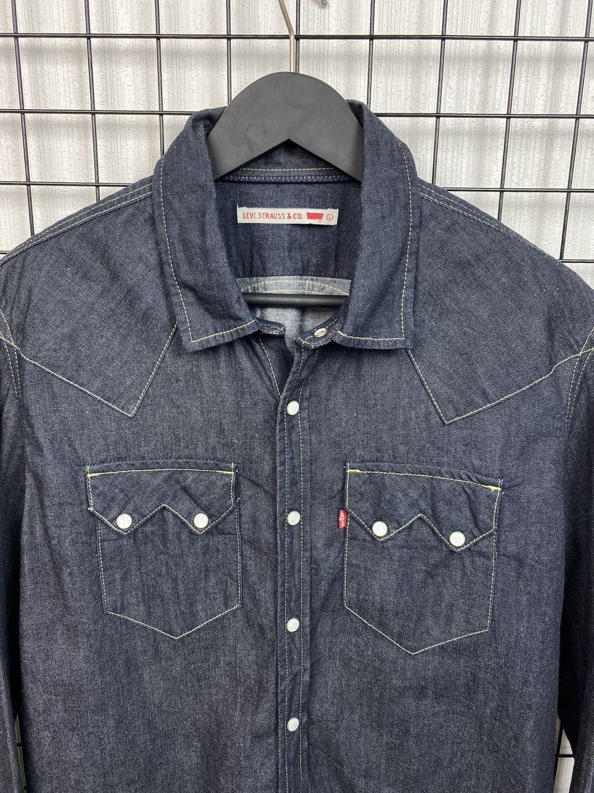 Levi's × Levi's Vintage Clothing × Vintage Vintage Levi’s Strauss & Co Denim Shirt Men’s L Navy Size US L / EU 52-54 / 3 - 4 Thumbnail