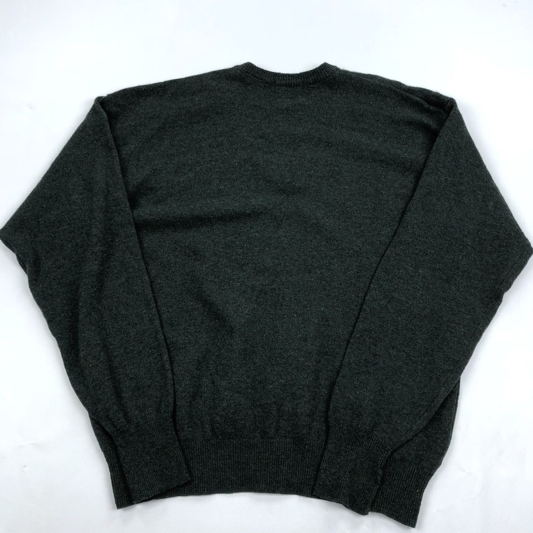 Pendleton Pendleton V-Neck Sweater Dark Green XL Men Pullover Lambswool 100 Virgin Wool Ribbed Cuffs Hem Dry Clean Only 100% Lambswool Solid Knit Style Size US XL / EU 56 / 4 - 7 Thumbnail