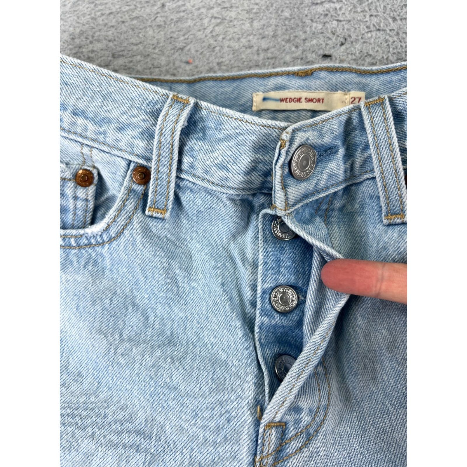 Levi's VINTAGE Levi's Shorts Womens 27 Cotton Denim Cutoff Light Wash 90s Casual Girls Size 27" / US 4 / IT 40 - 6 Thumbnail
