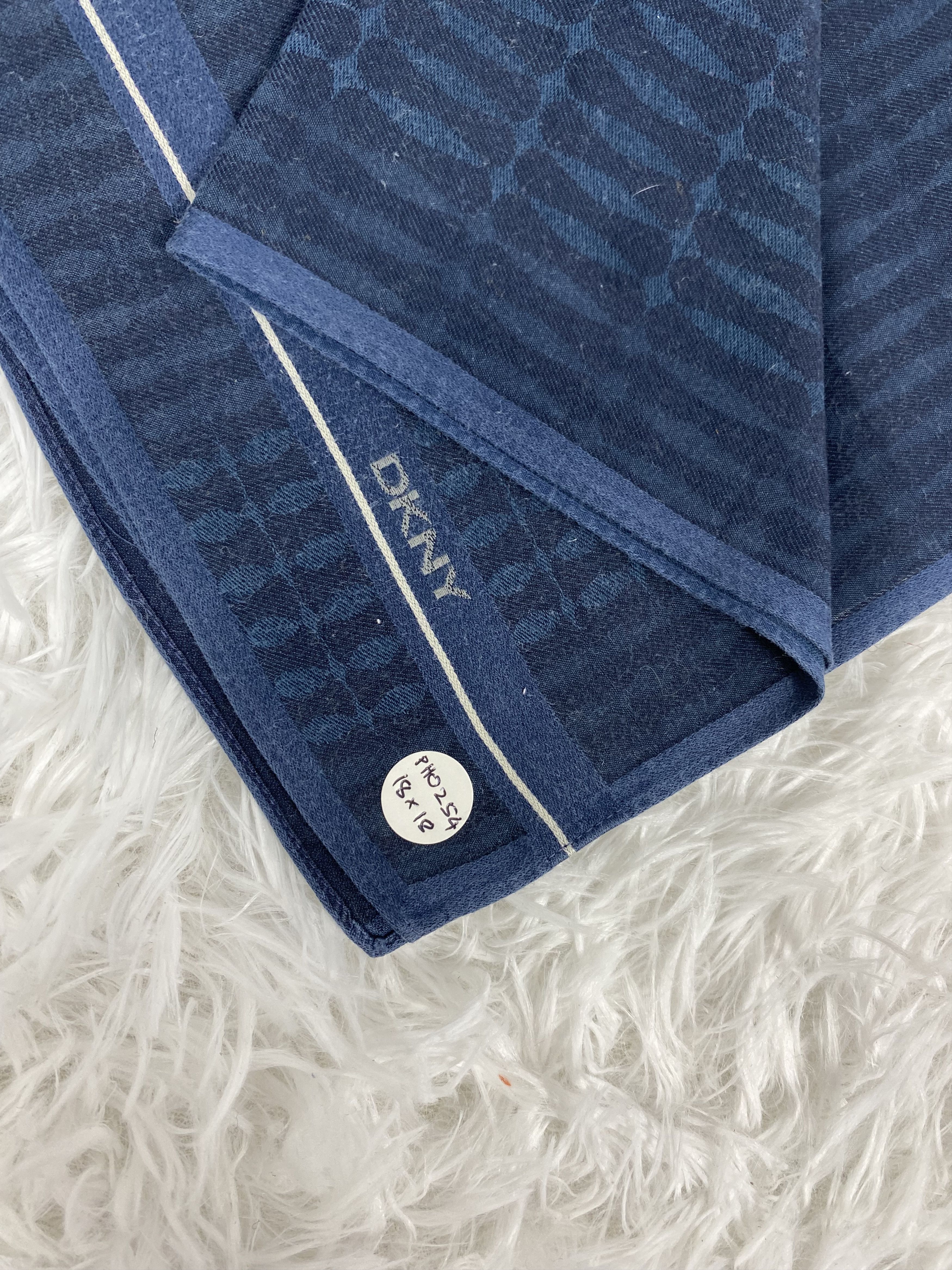 DKNY Vintage DKNY Handkerchief Neckerchief PH0354 Size ONE SIZE - 2 Thumbnail