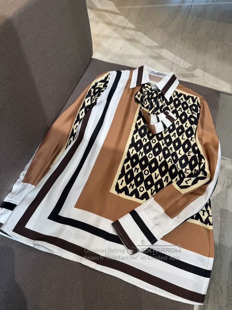 Valentino Valentino Logo letter color-blocked knitted shirt Size S / US 4 / IT 40 - 1 Thumbnail