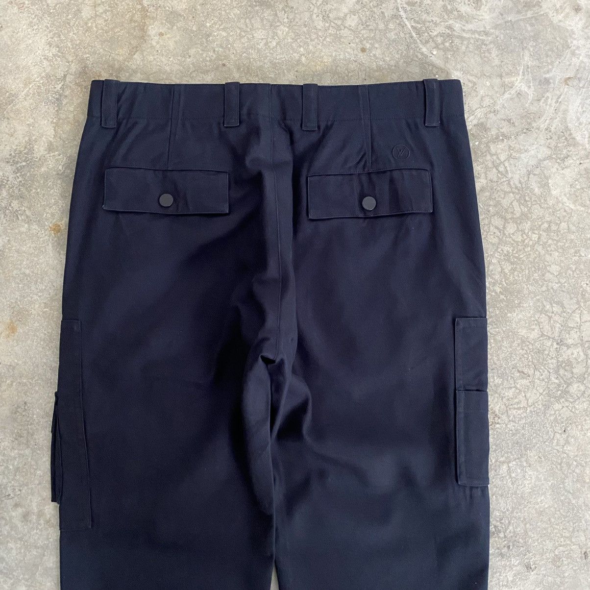 Louis Vuitton FW17 Kim Jones Era Prototype “SAMPLE” Techwear Cargo Pants Size US 33 - 15 Thumbnail