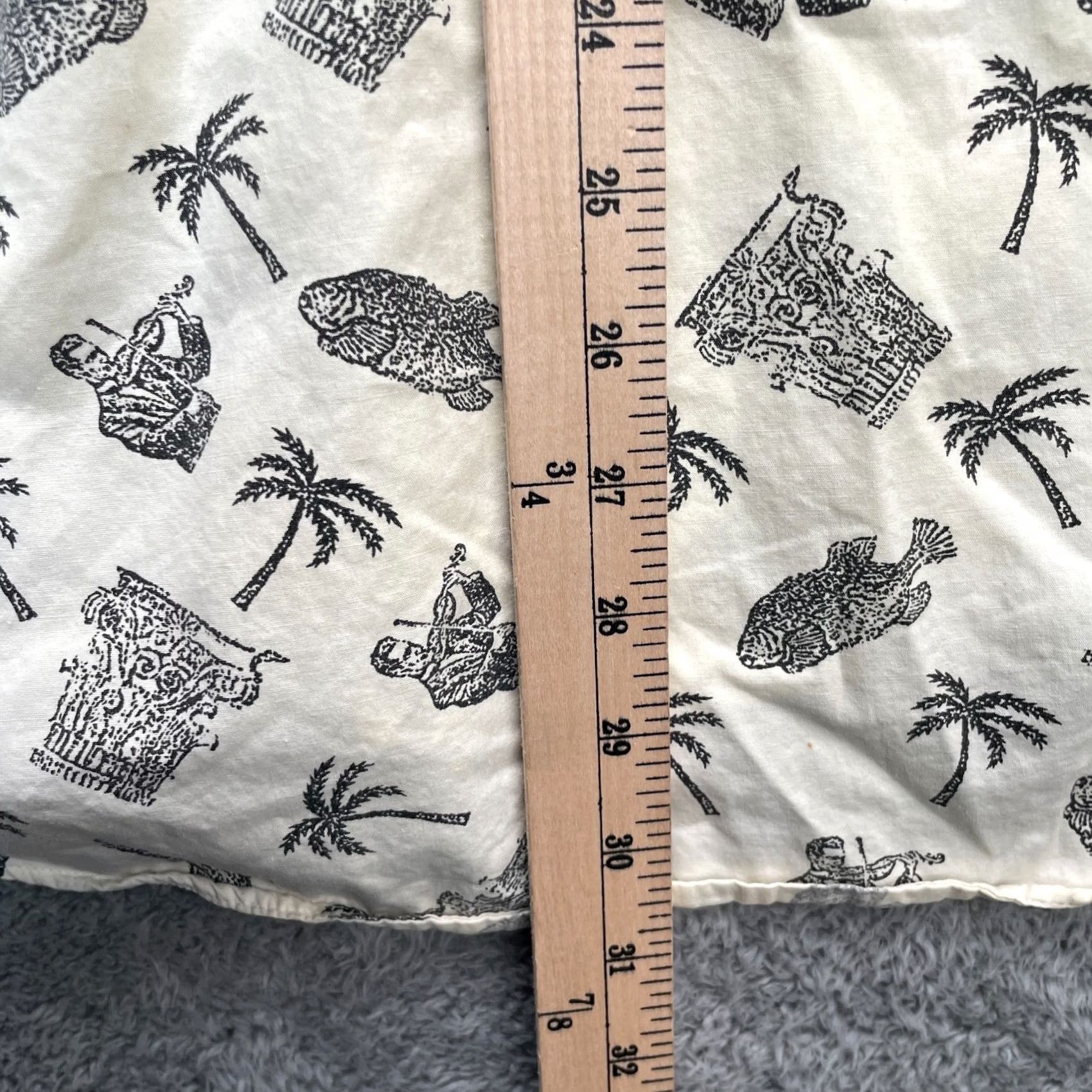 Gap VINTAGE Gap Shirt Mens Medium White Tropical Fish Violin Allover Print Cotton Size US M / EU 48-50 / 2 - 7 Thumbnail